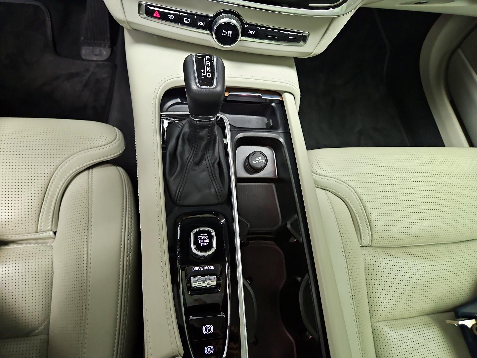 Thumbnail: 2018 Volvo S90 - 18
