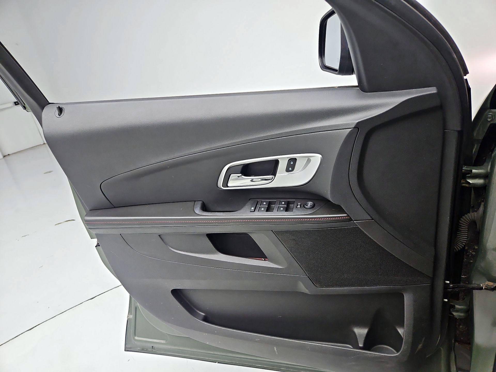 Thumbnail: 2015 Chevrolet Equinox - 12