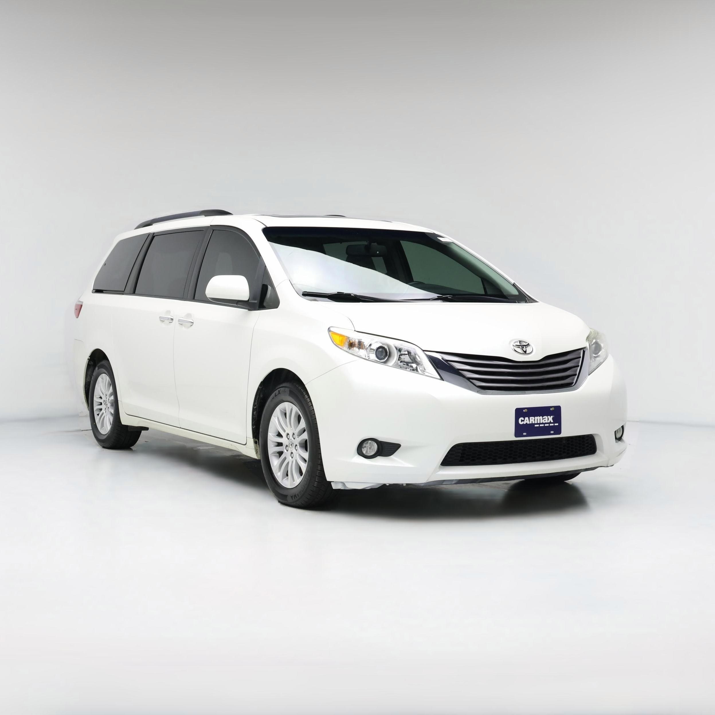 Thumbnail: 2016 Toyota Sienna - 1