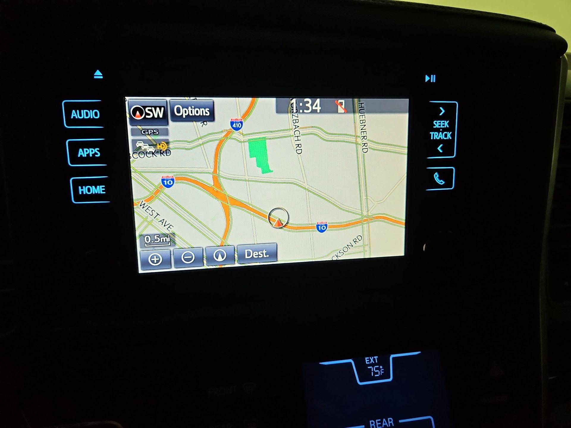 Thumbnail: 2016 Toyota Sienna - 14