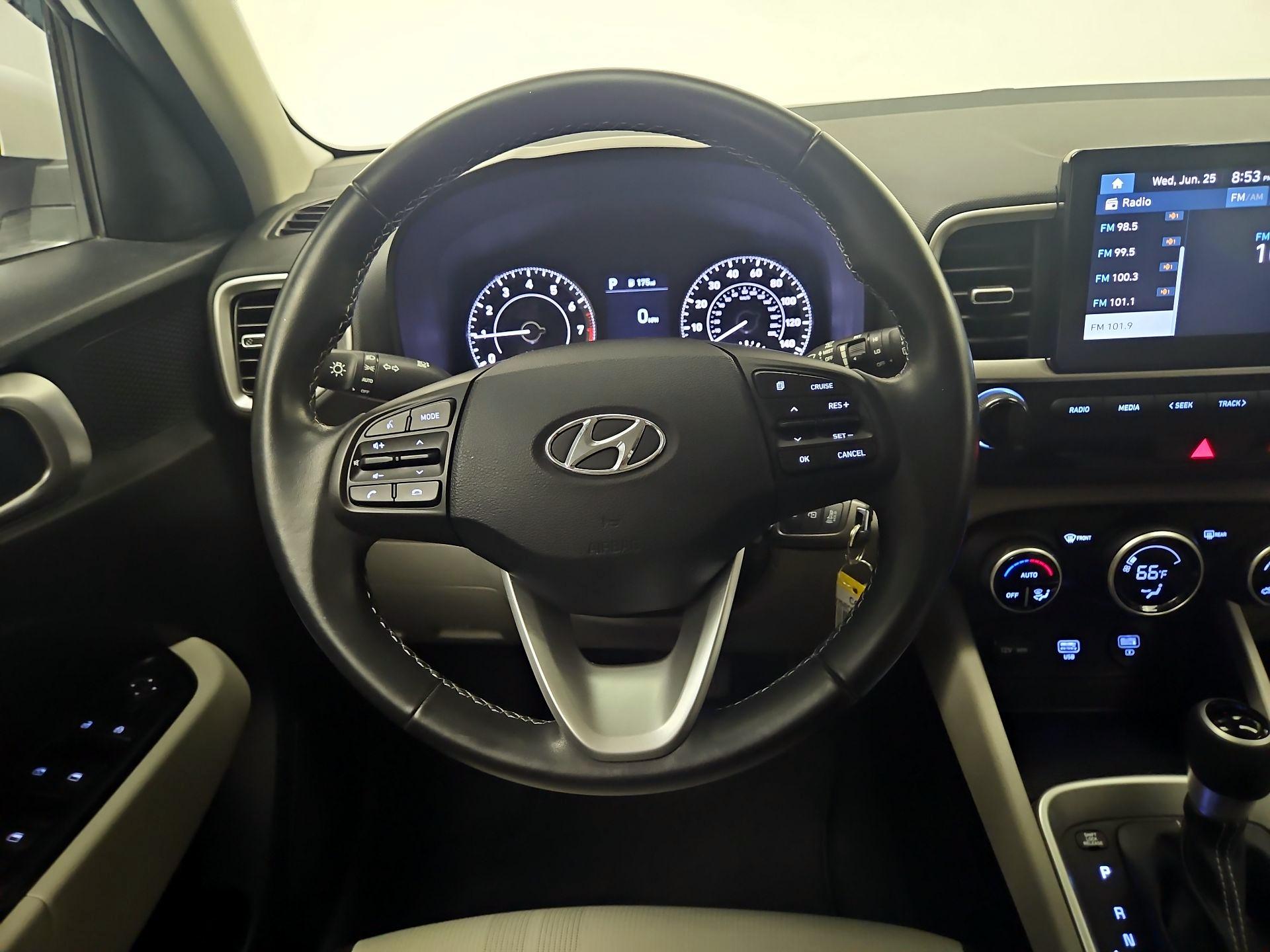 Thumbnail: 2021 Hyundai Venue - 10