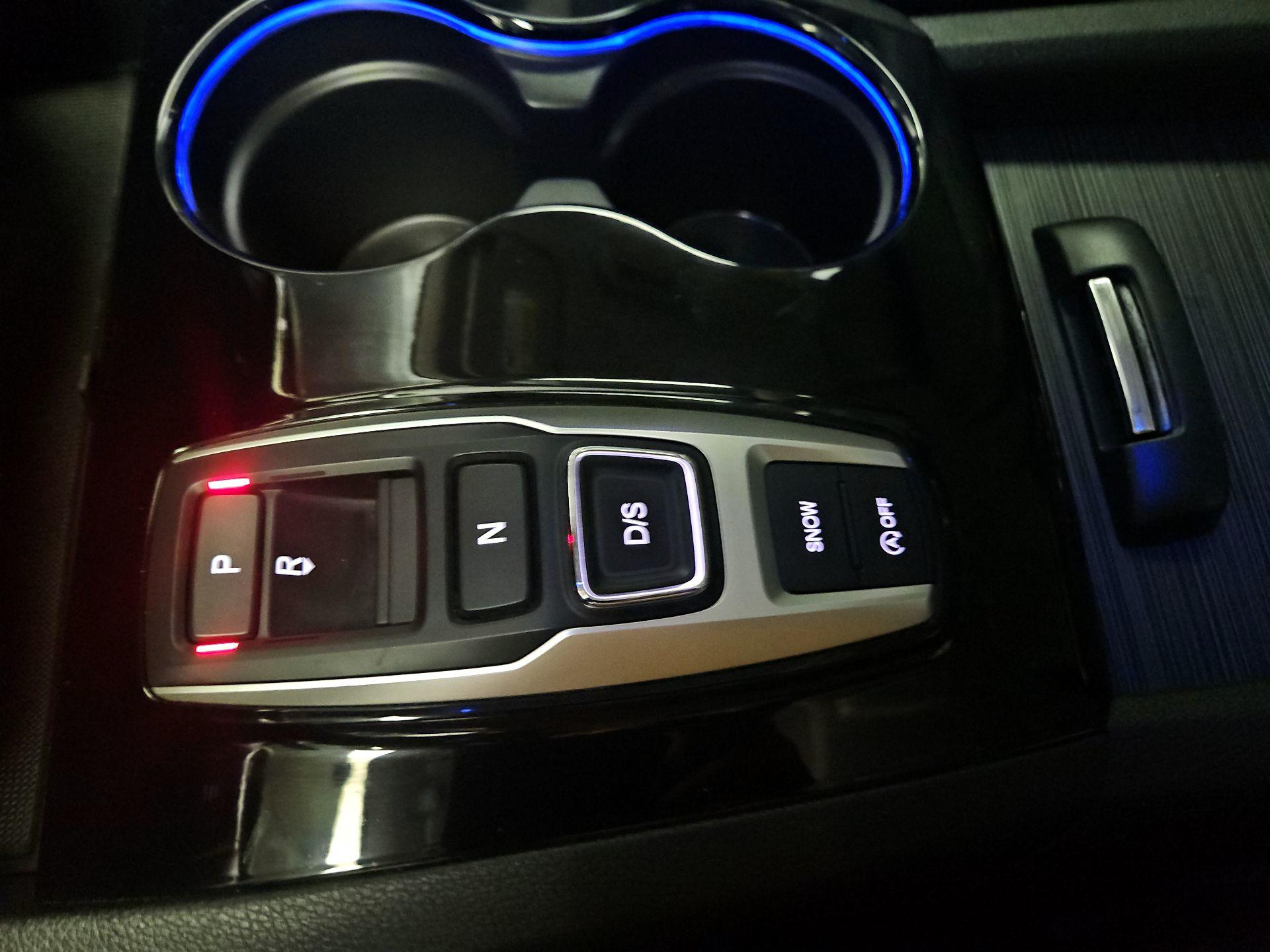 Thumbnail: 2017 Honda Pilot - 18