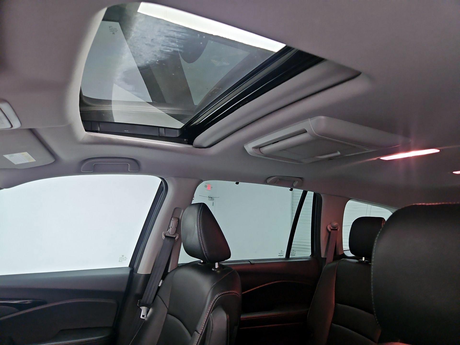Thumbnail: 2017 Honda Pilot - 20