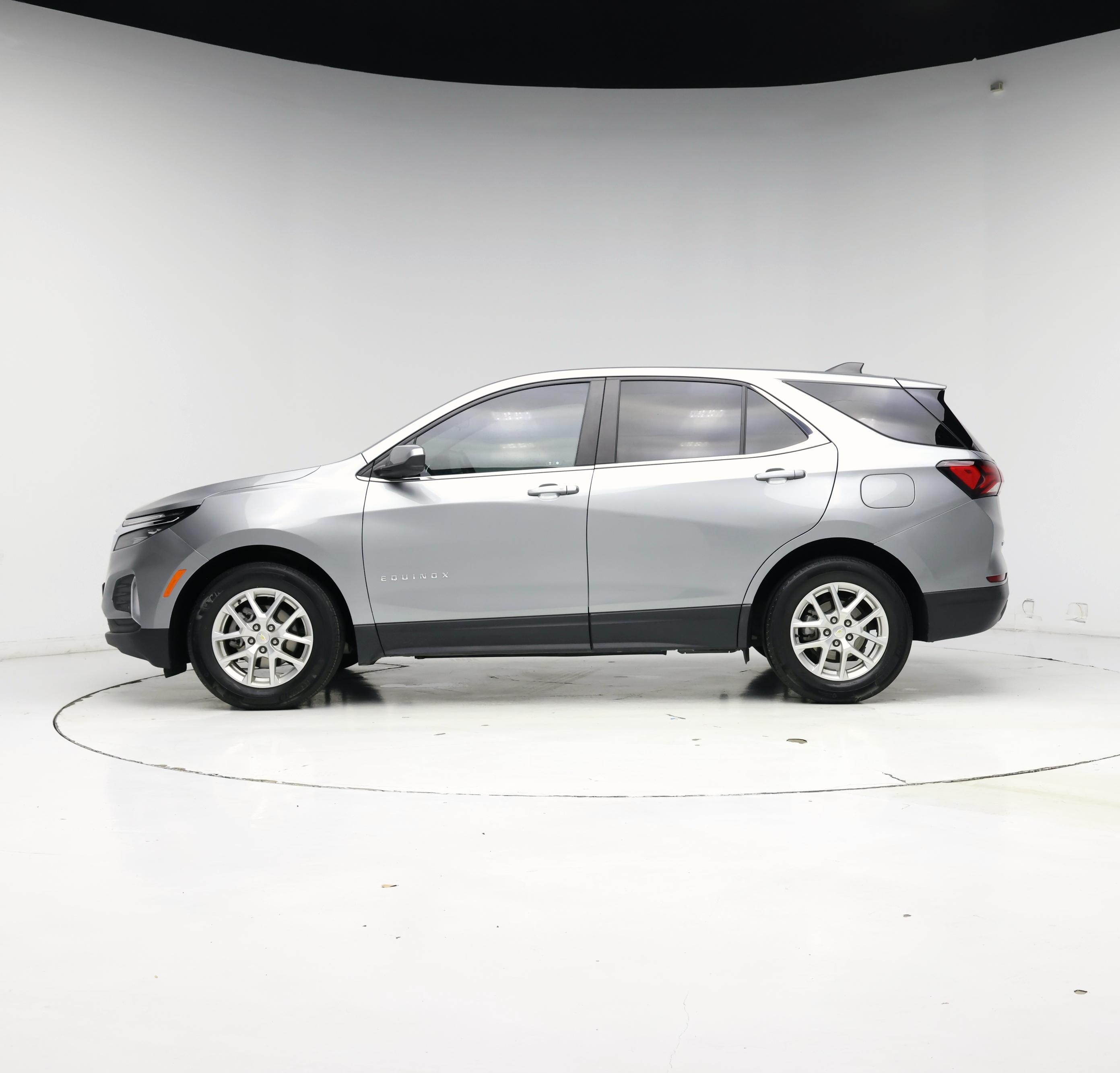 Thumbnail: 2023 Chevrolet Equinox - 3