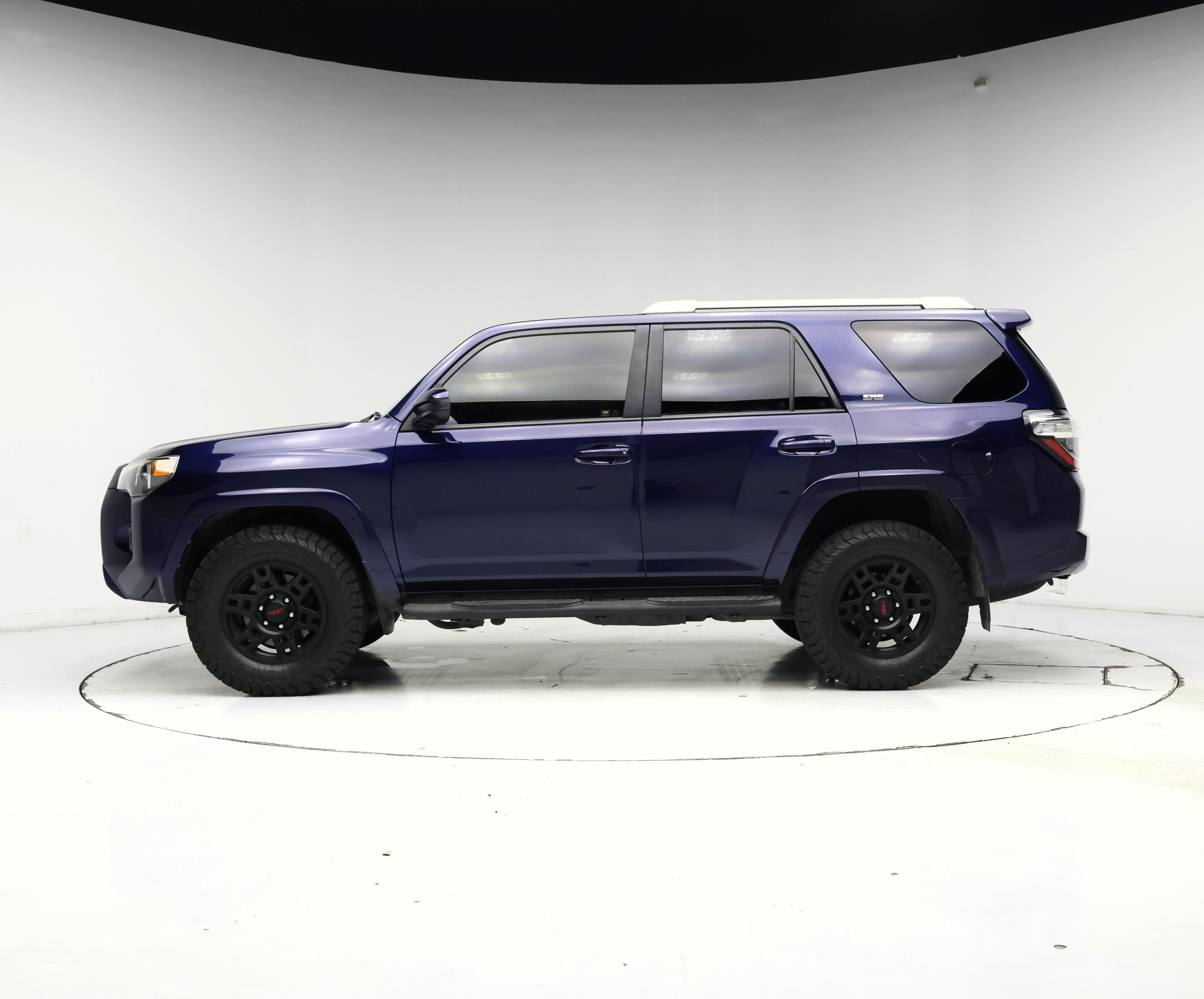 Thumbnail: 2018 Toyota 4Runner - 3