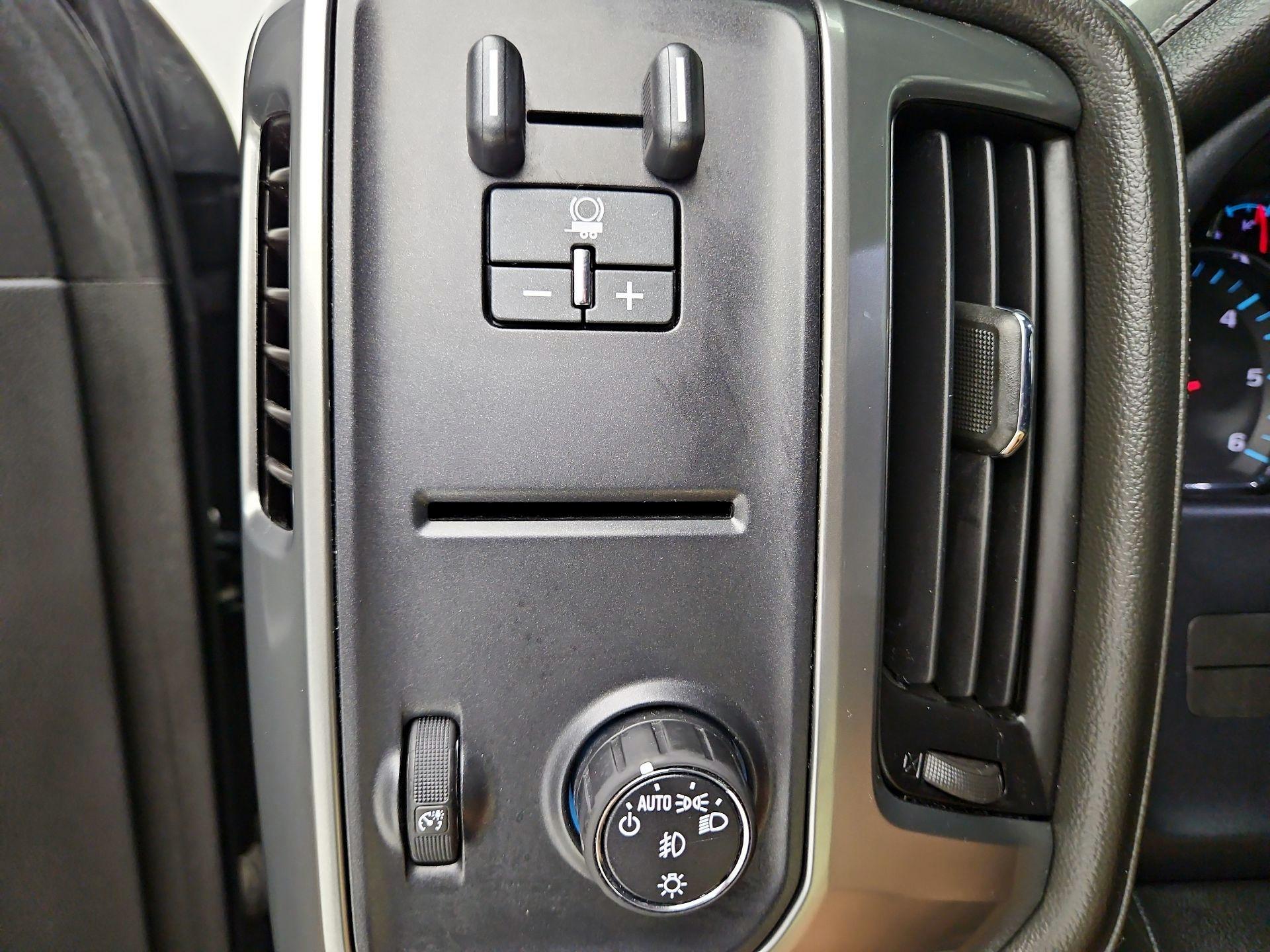 Thumbnail: 2015 Chevrolet Silverado 1500 - 13