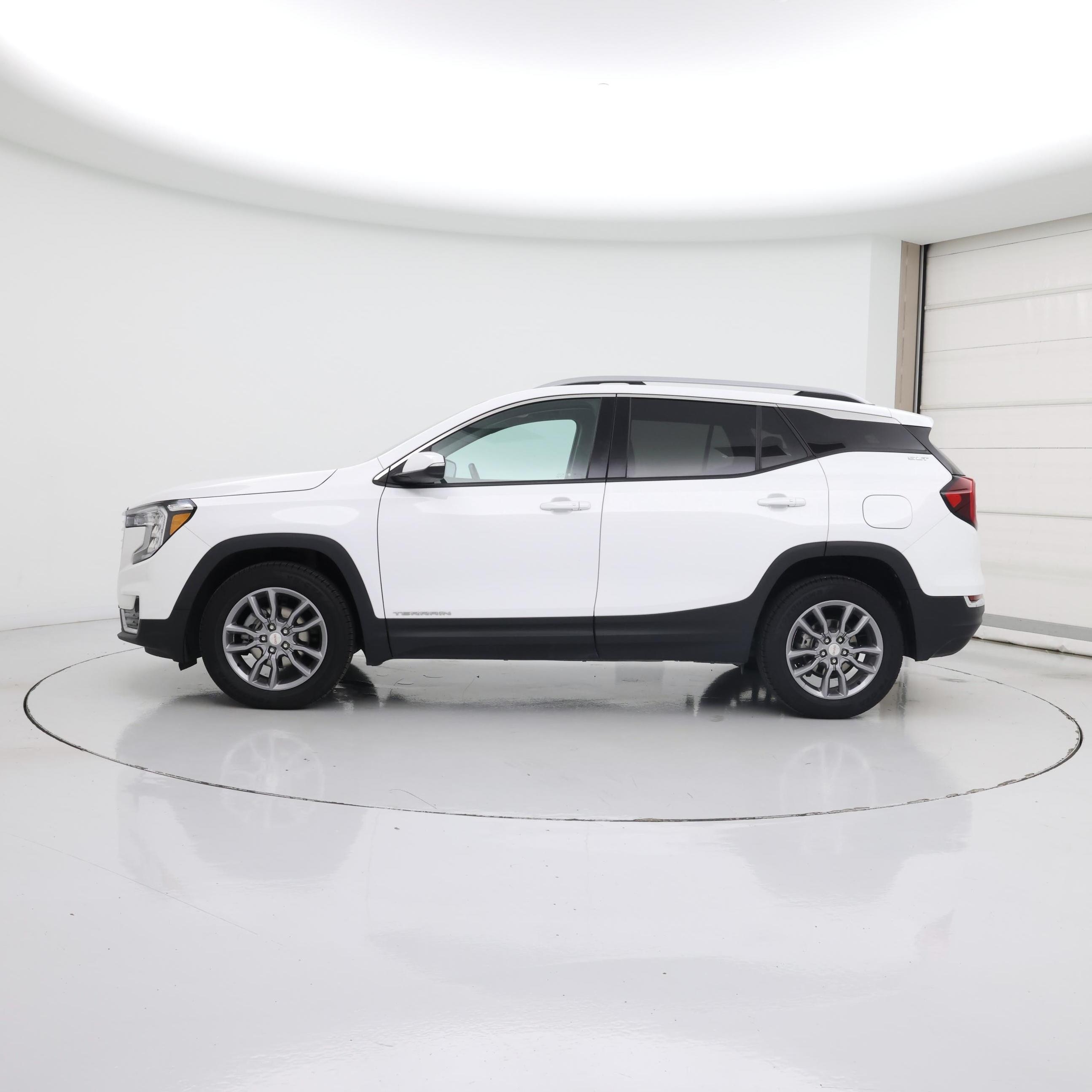 Thumbnail: 2022 GMC Terrain - 3