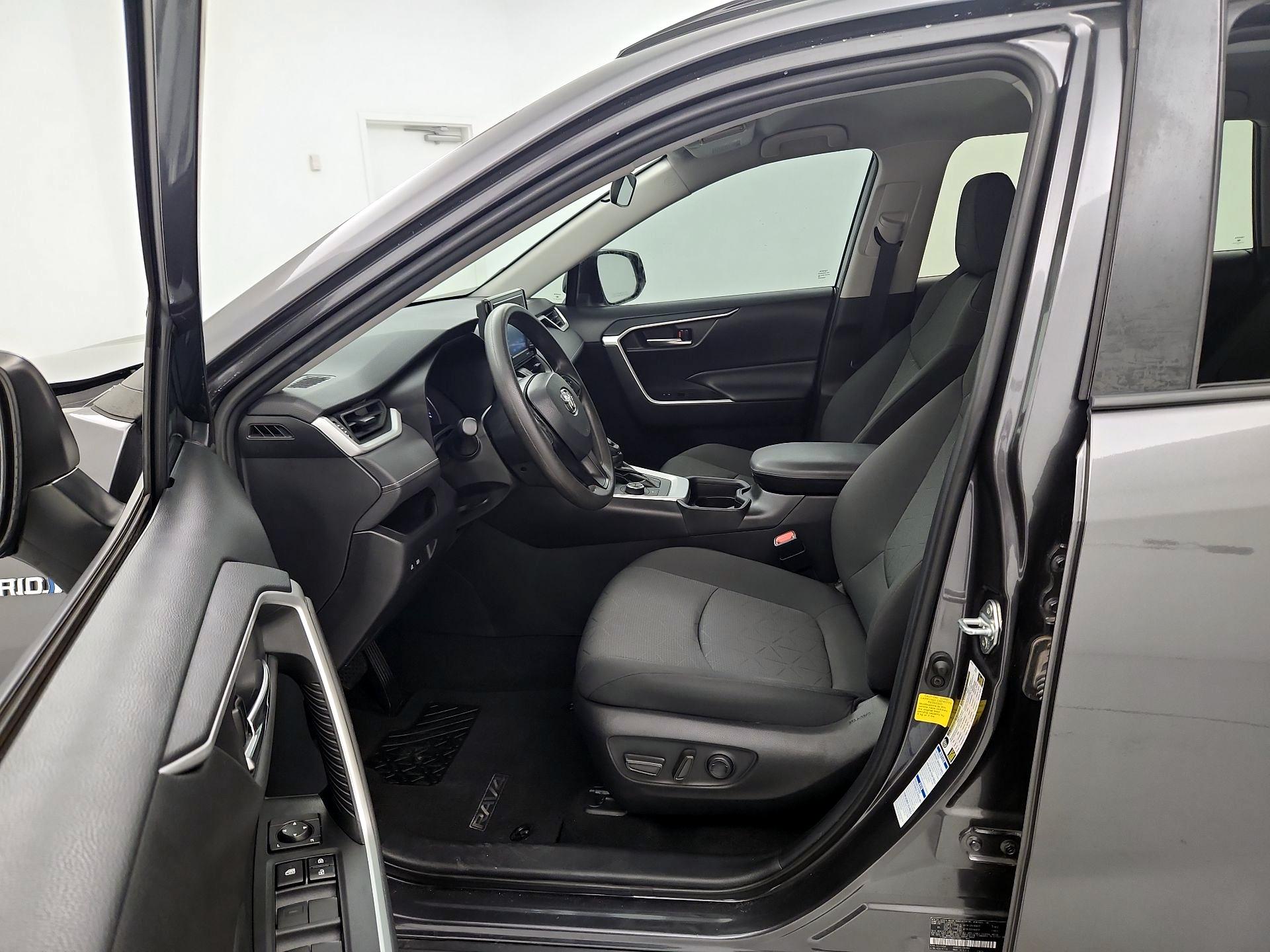 Thumbnail: 2021 Toyota RAV4 - 11