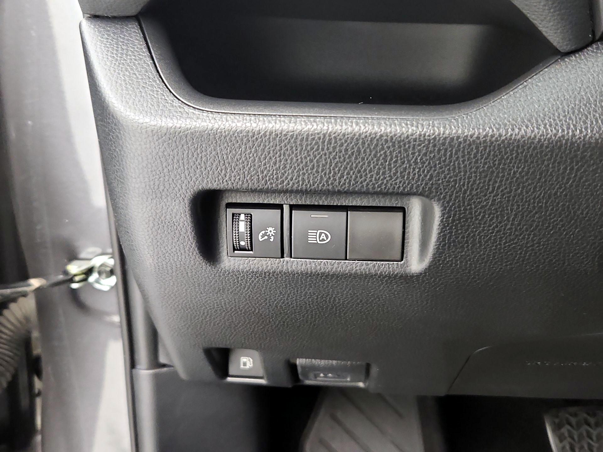 Thumbnail: 2021 Toyota RAV4 - 13