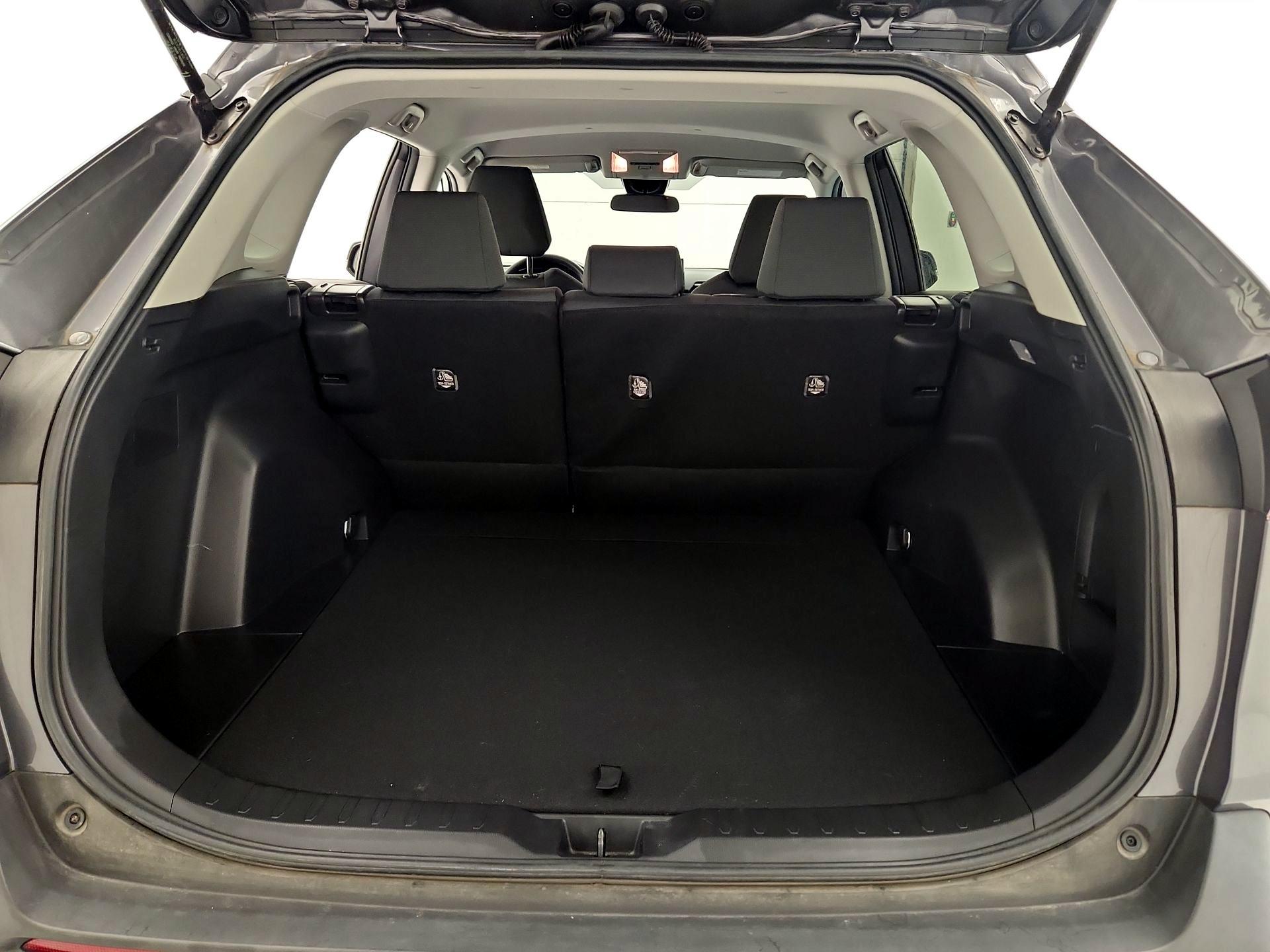 Thumbnail: 2021 Toyota RAV4 - 20