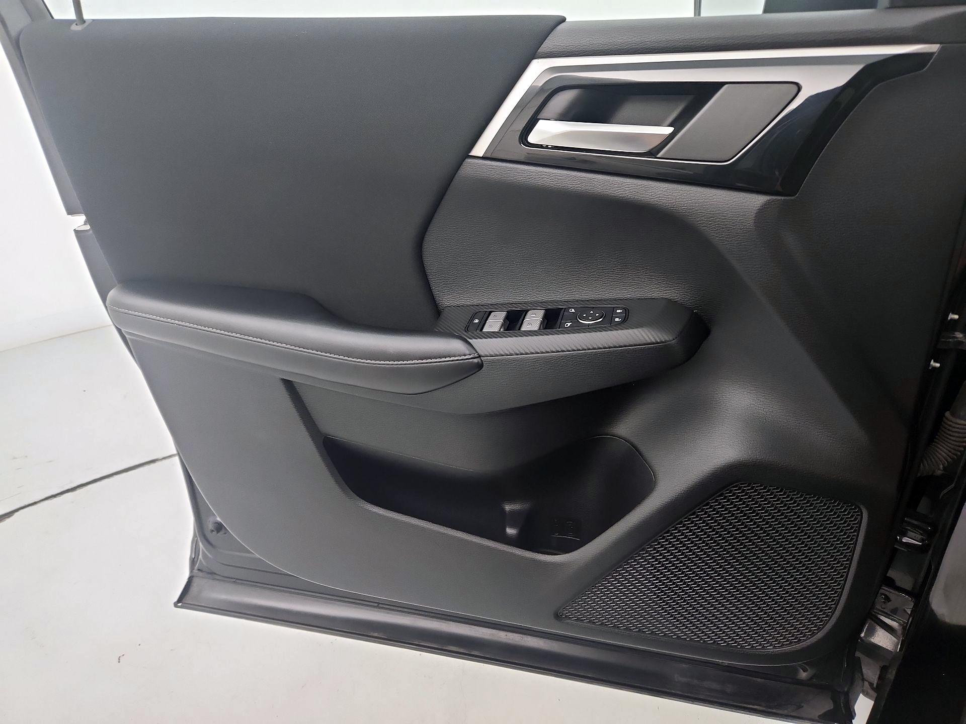Thumbnail: 2022 Mitsubishi Outlander - 12