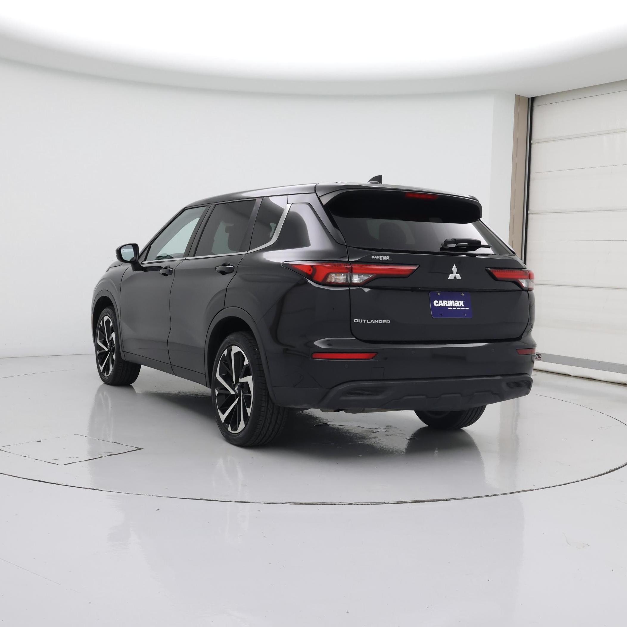 Thumbnail: 2022 Mitsubishi Outlander - 2