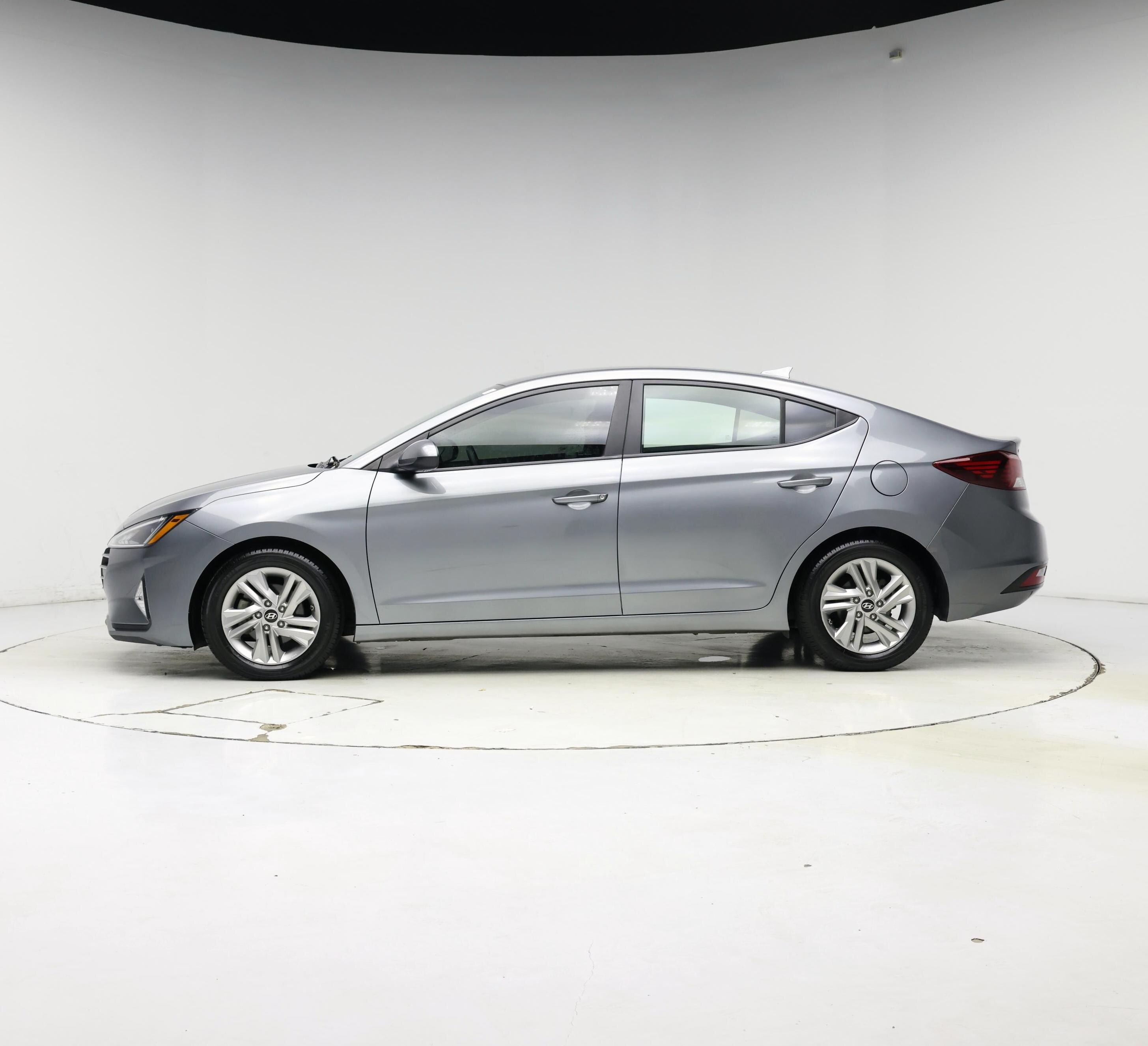 Thumbnail: 2019 Hyundai Elantra - 3