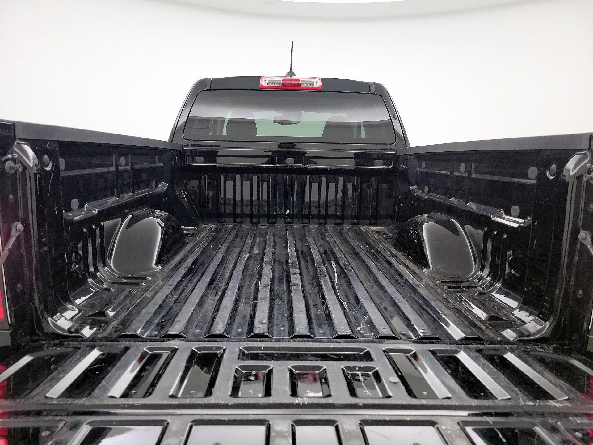 Thumbnail: 2022 Chevrolet Colorado - 19
