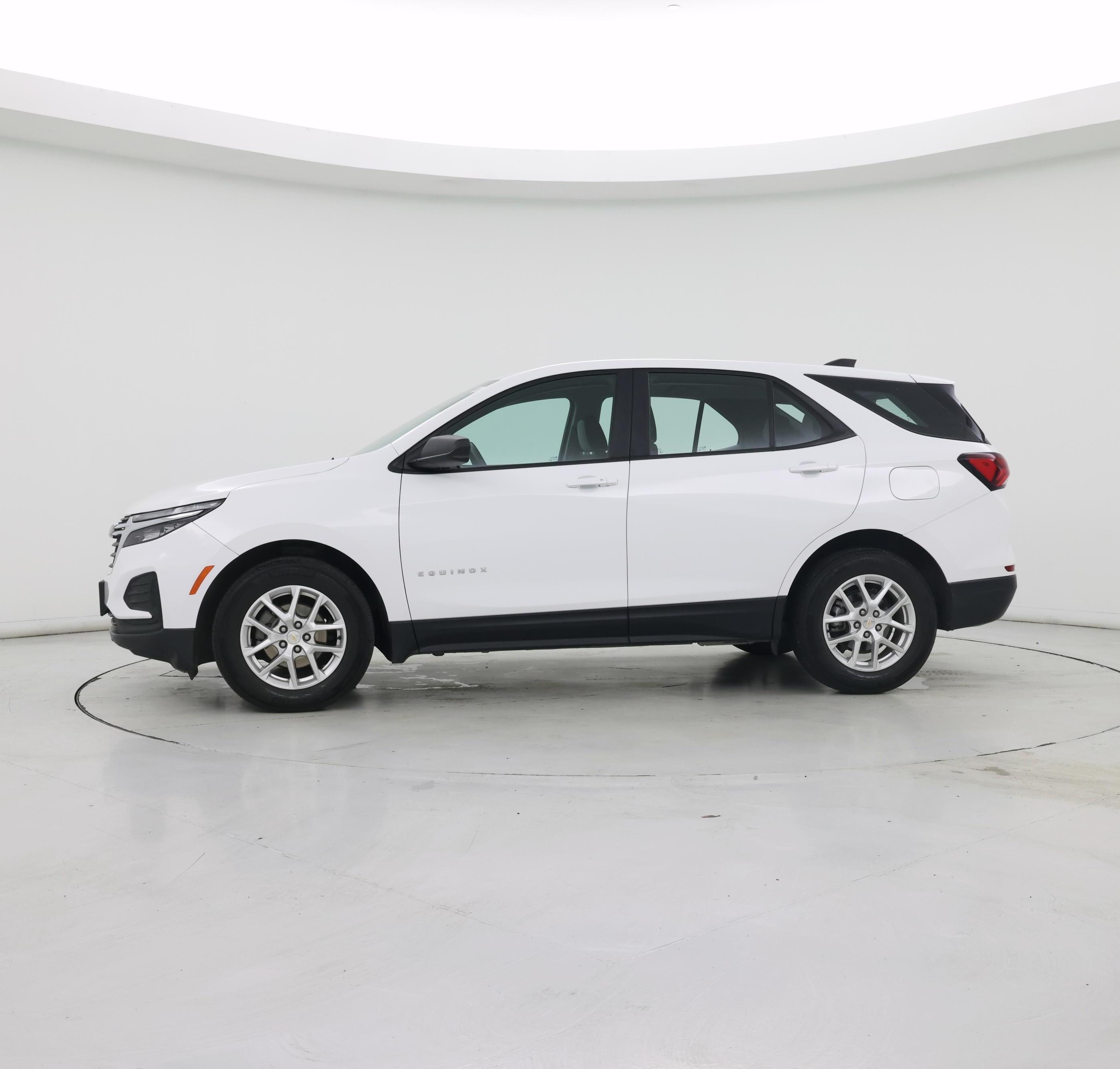Thumbnail: 2022 Chevrolet Equinox - 3