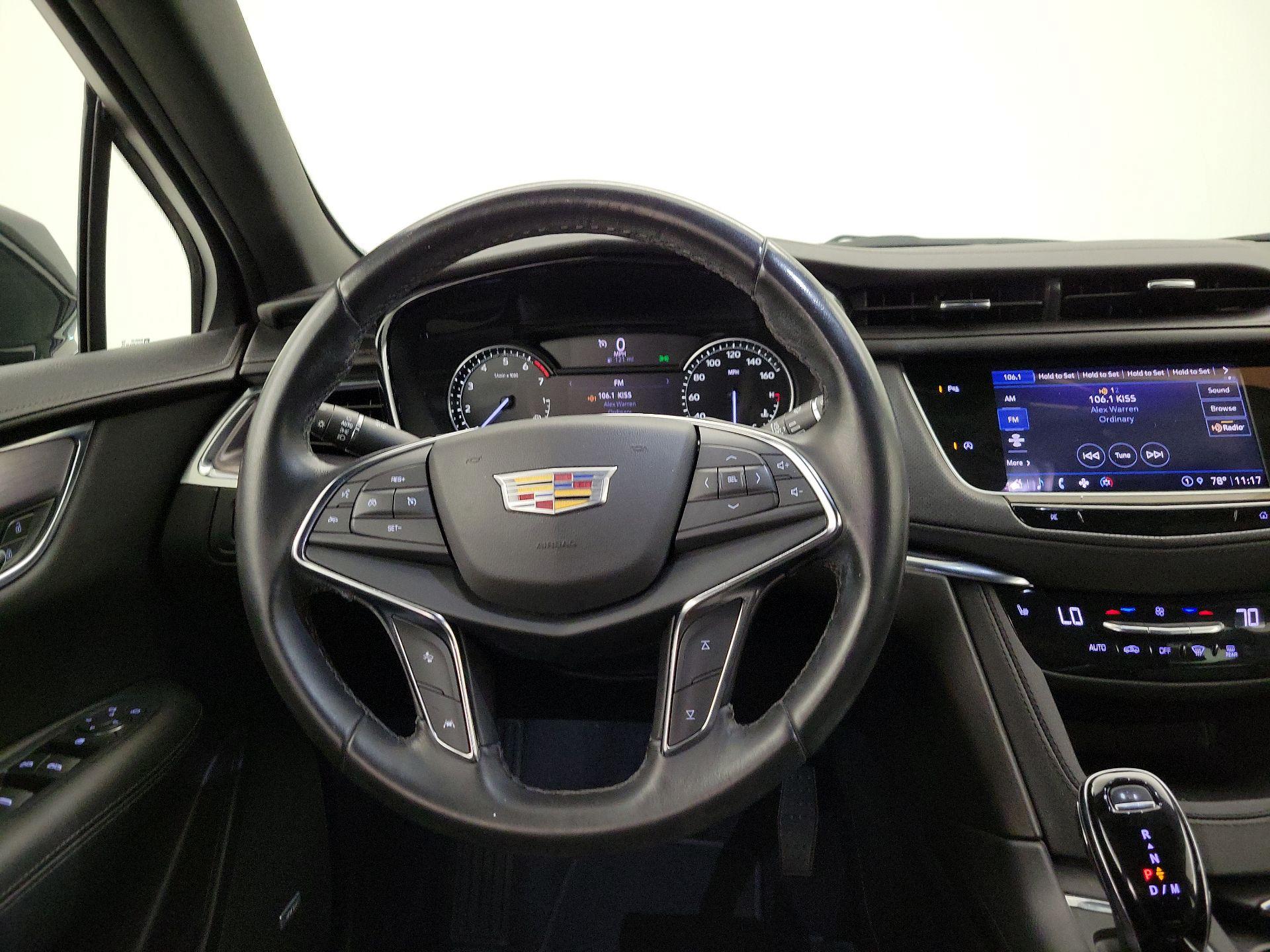 Thumbnail: 2022 Cadillac XT5 - 10