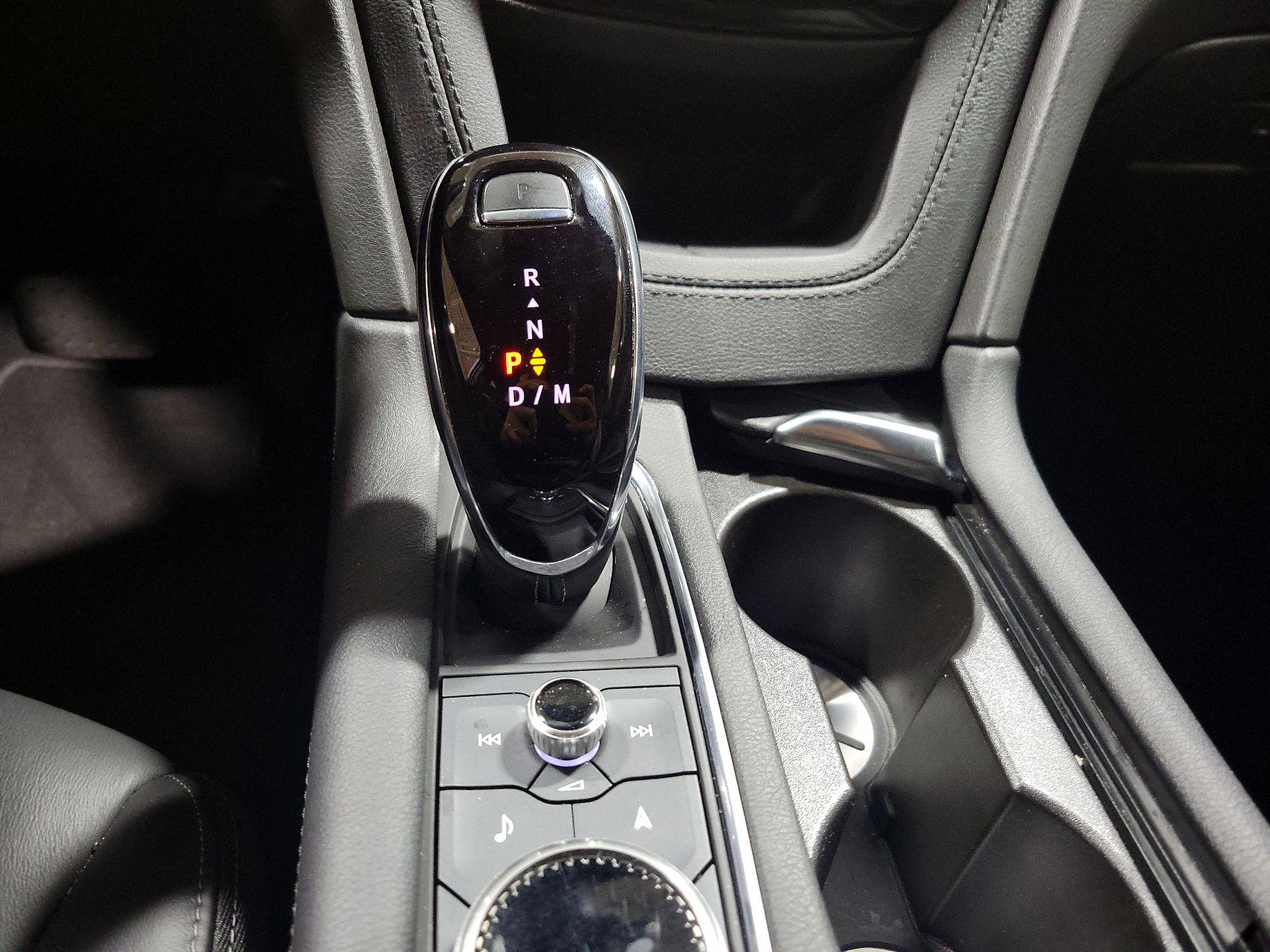 Thumbnail: 2023 Cadillac XT6 - 17