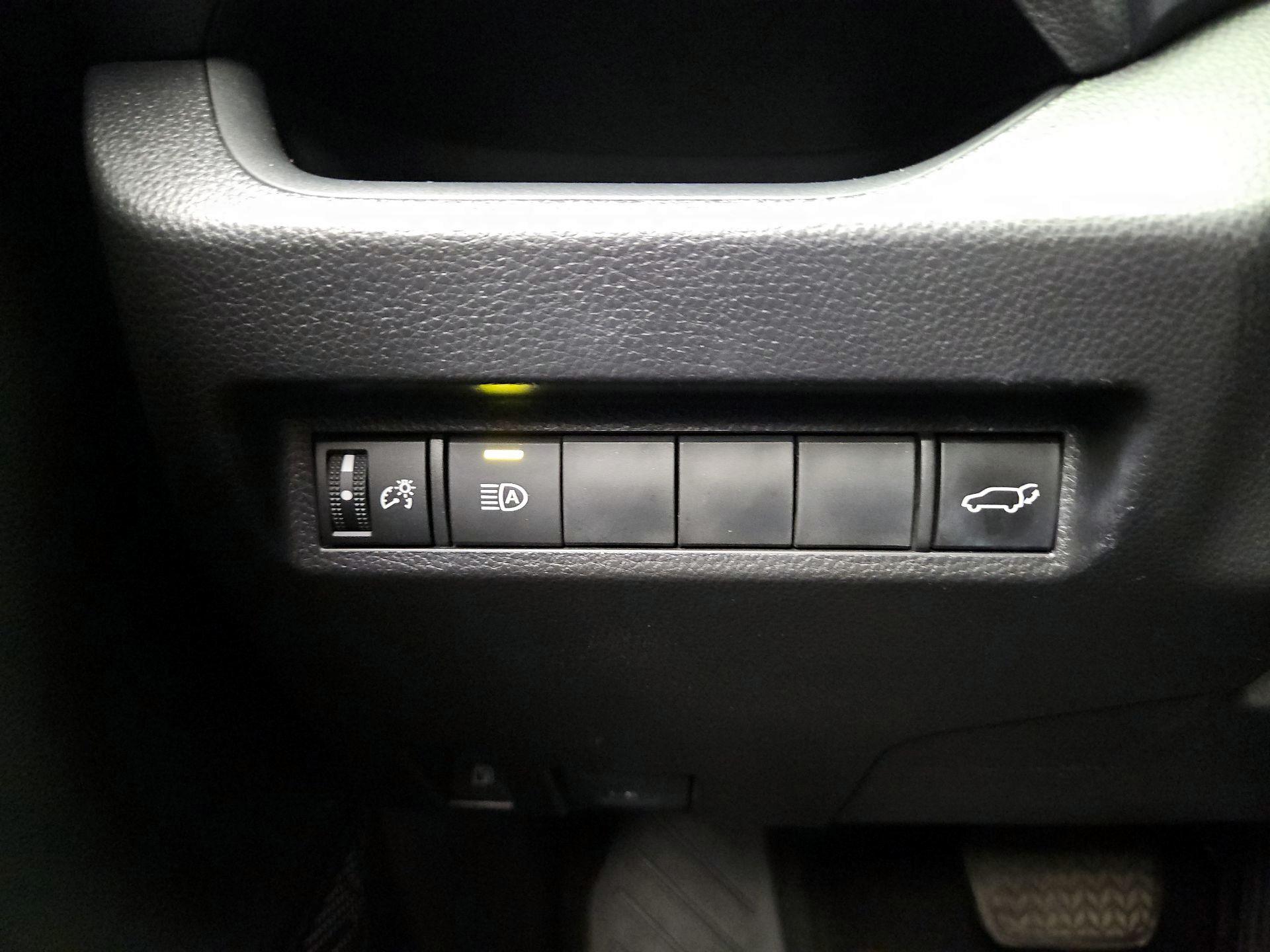 Thumbnail: 2021 Toyota RAV4 - 13