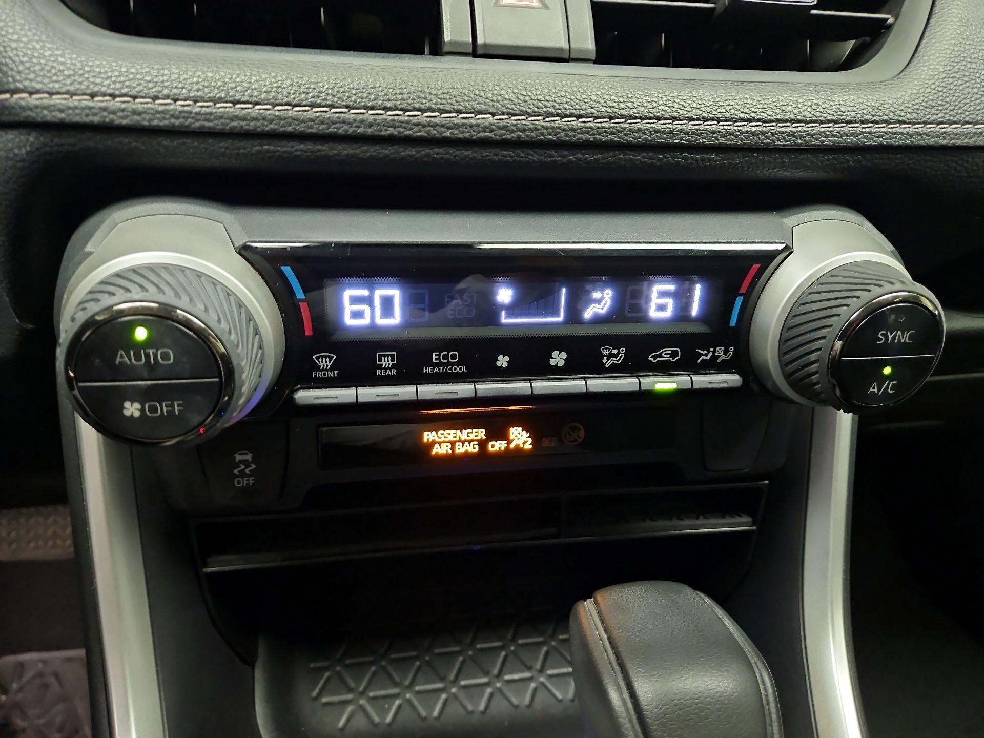 Thumbnail: 2021 Toyota RAV4 - 16