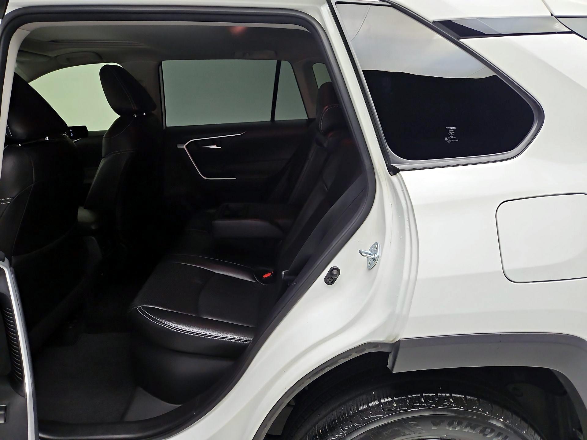 Thumbnail: 2021 Toyota RAV4 - 20