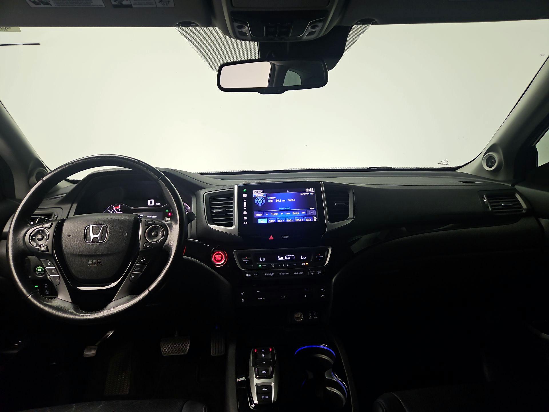 Thumbnail: 2016 Honda Pilot - 9