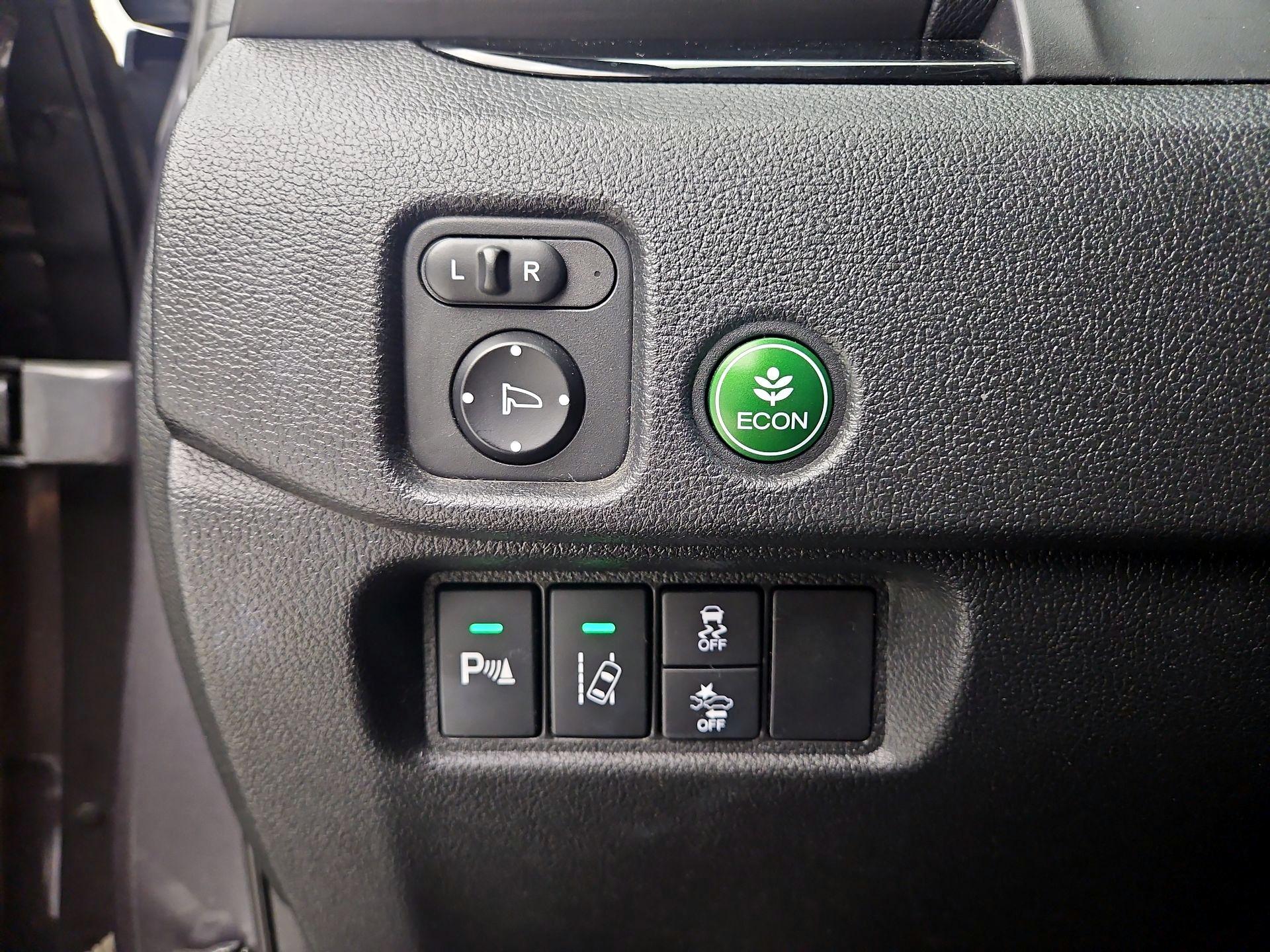 Thumbnail: 2016 Honda Pilot - 13