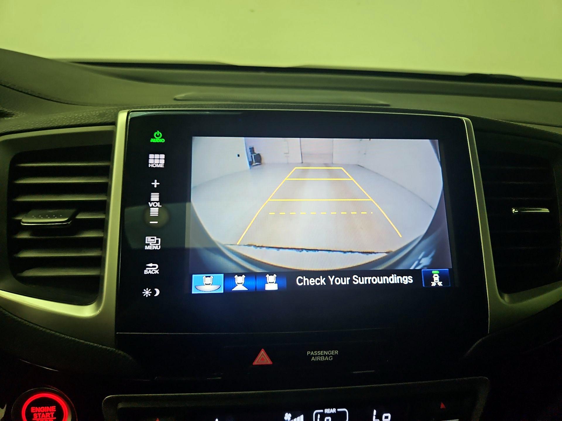 Thumbnail: 2016 Honda Pilot - 15