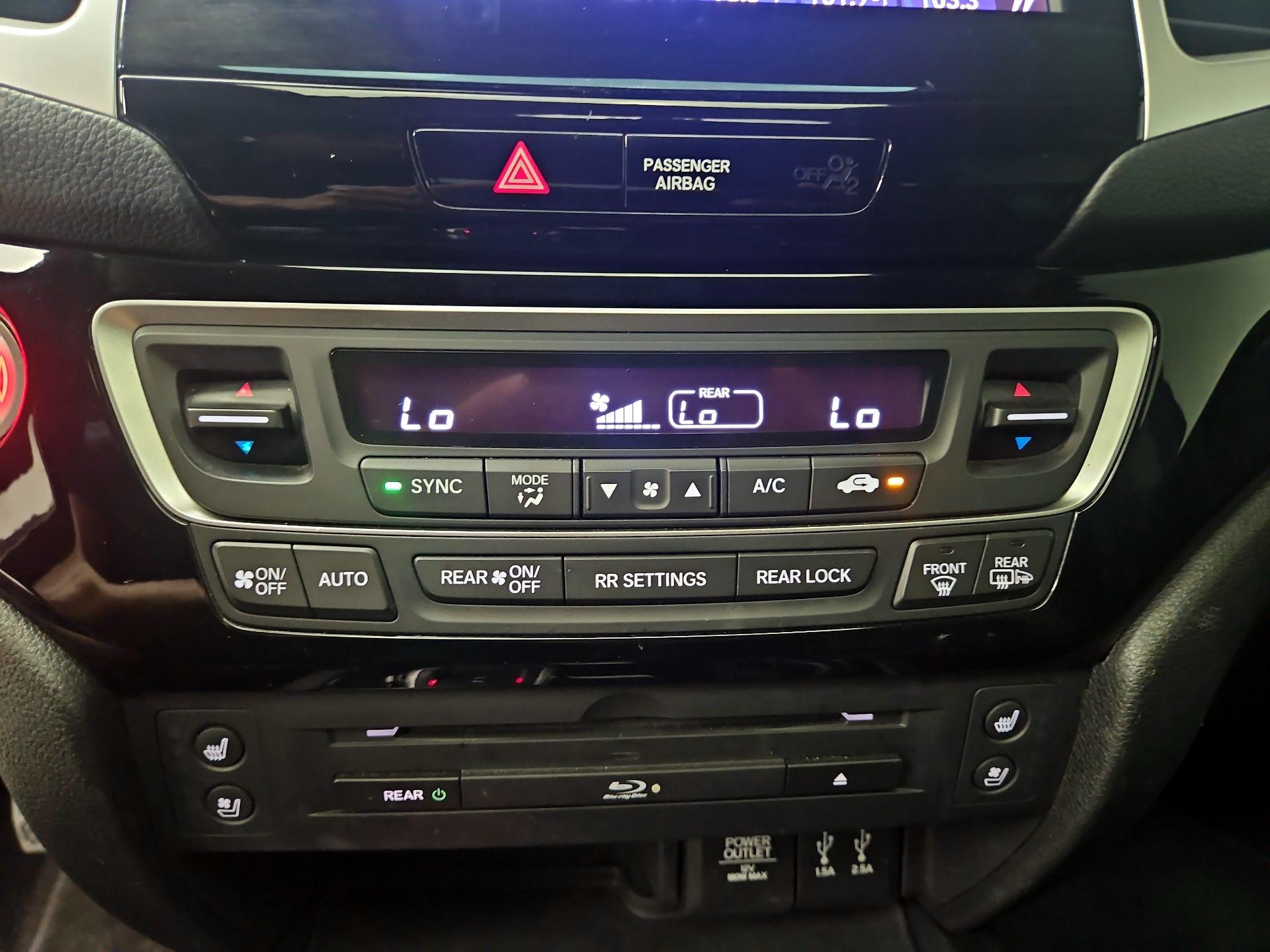 Thumbnail: 2016 Honda Pilot - 17