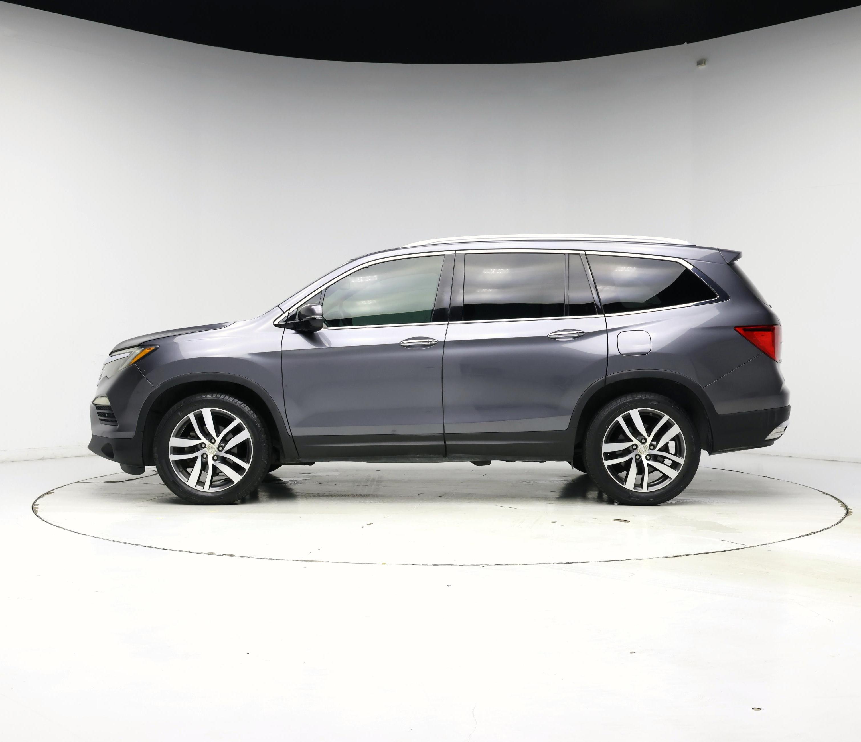 Thumbnail: 2016 Honda Pilot - 3