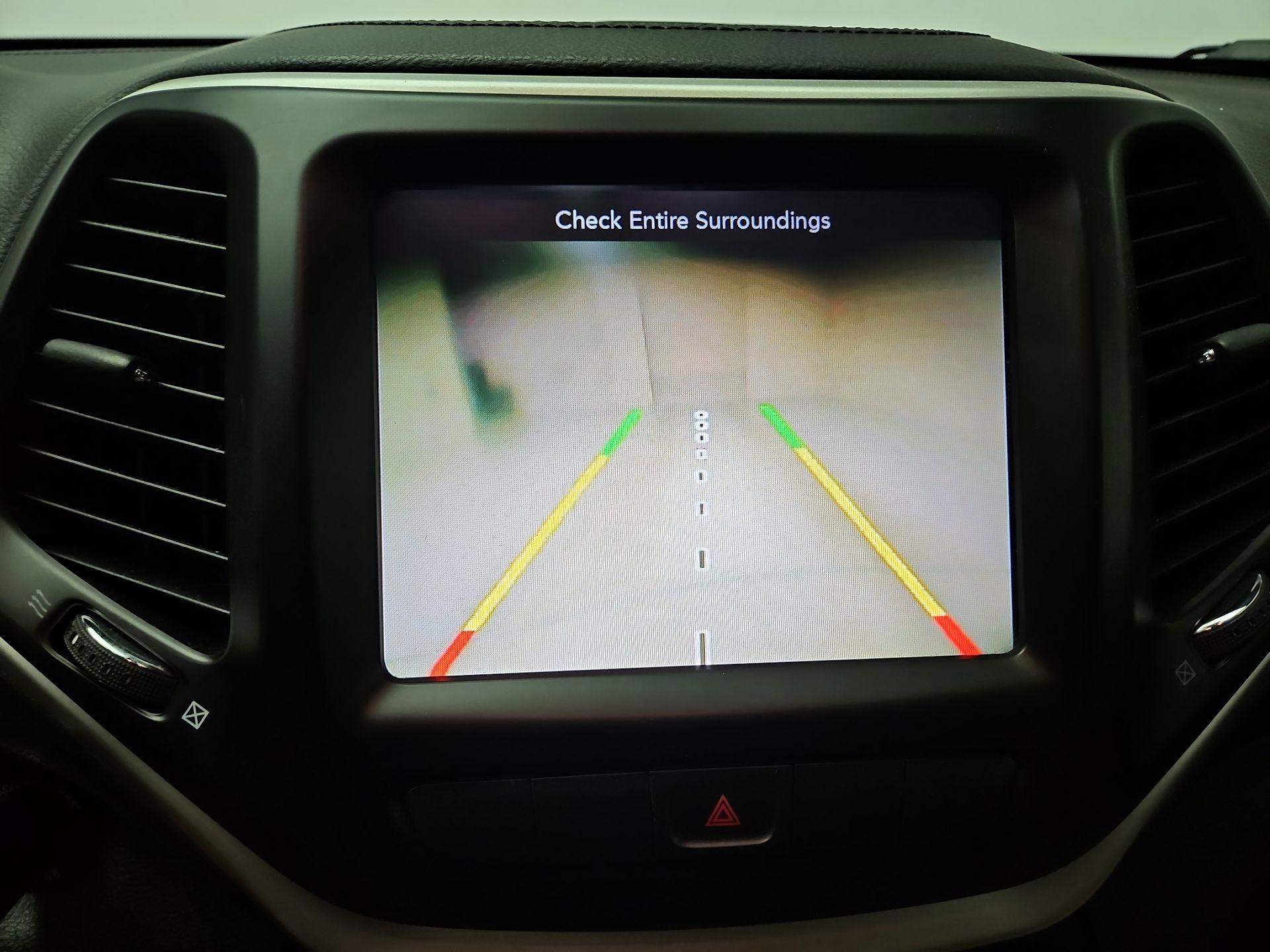 Thumbnail: 2015 Jeep Cherokee - 14