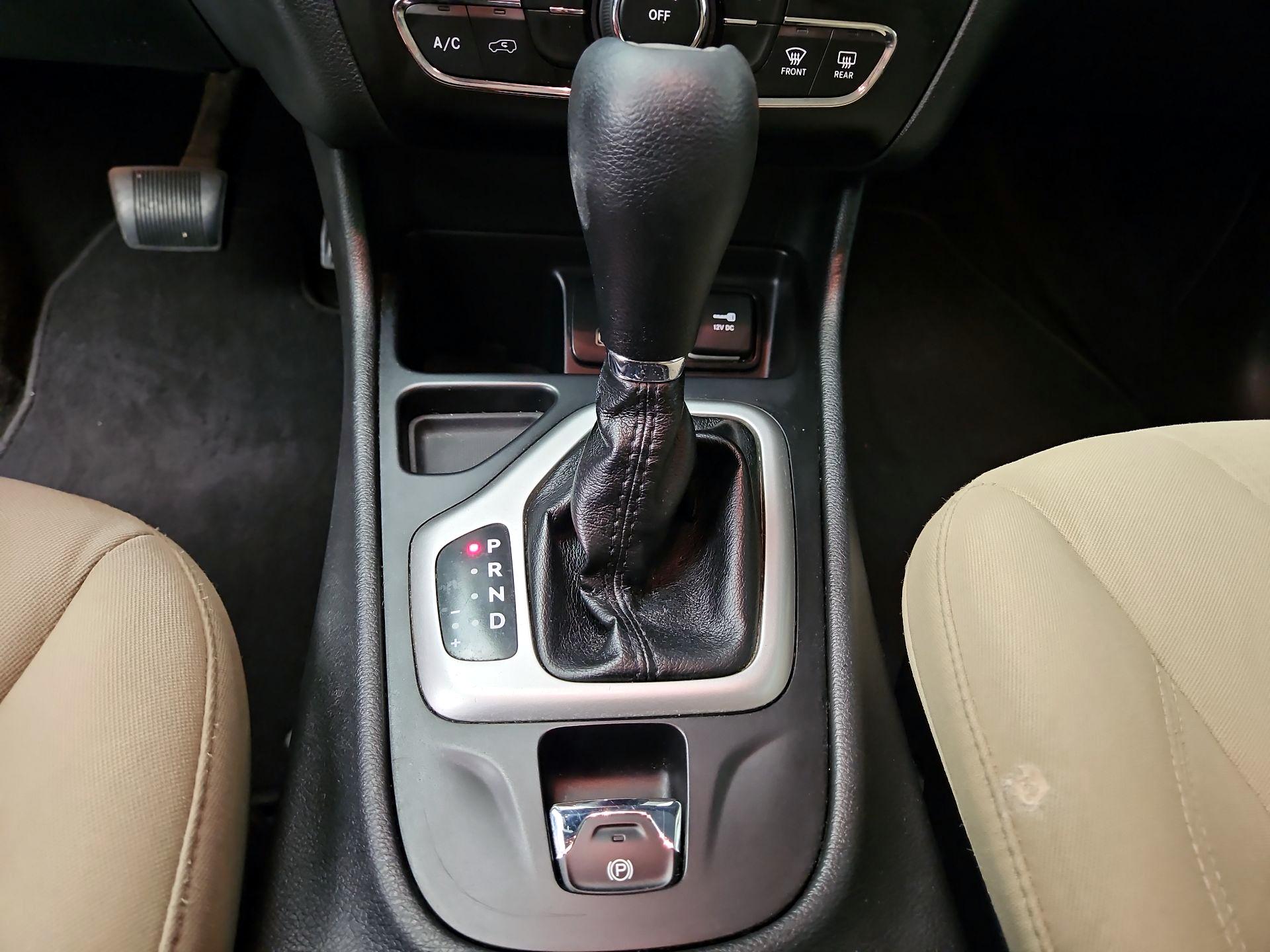 Thumbnail: 2015 Jeep Cherokee - 17