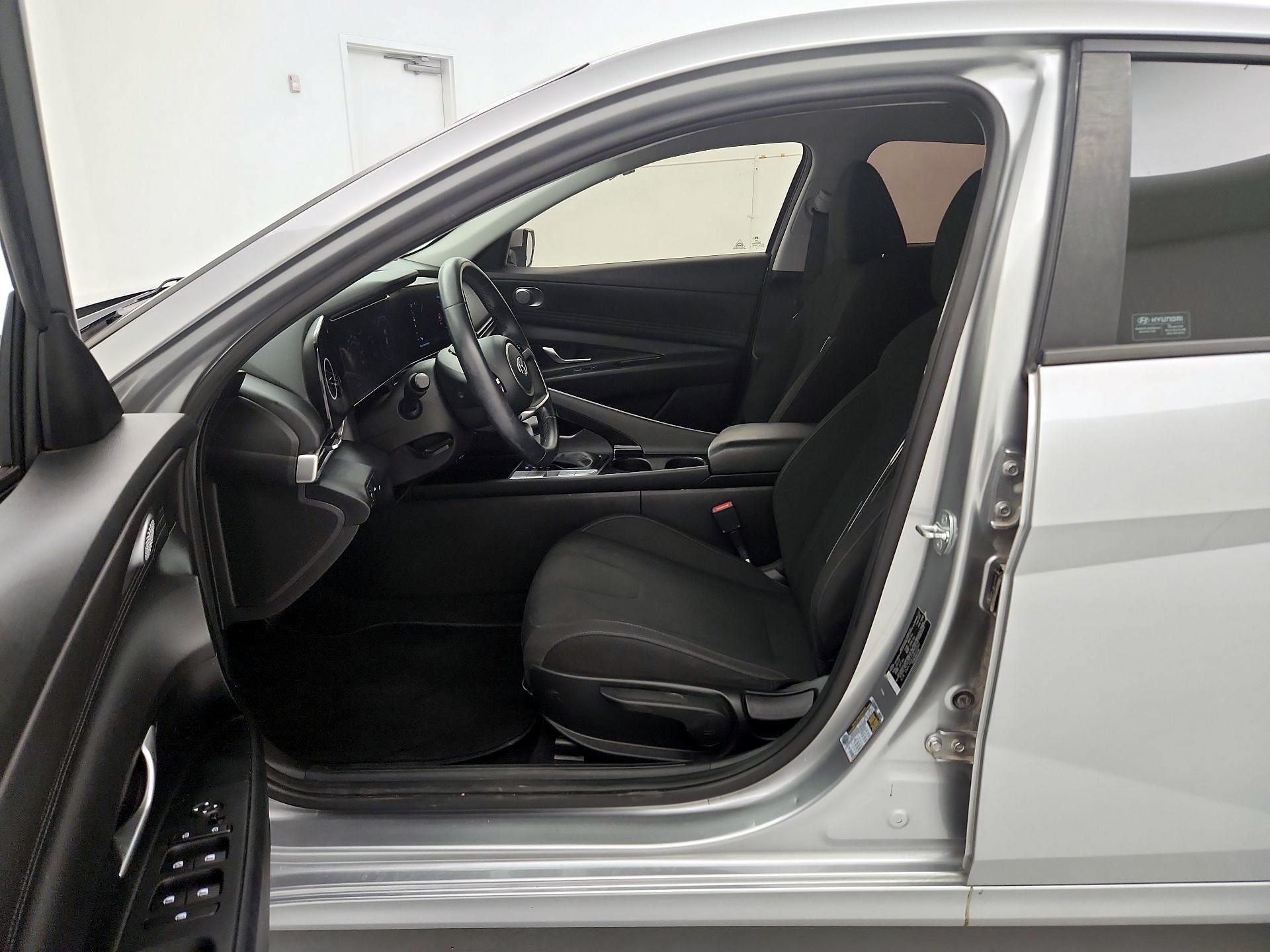 Thumbnail: 2023 Hyundai Elantra - 11