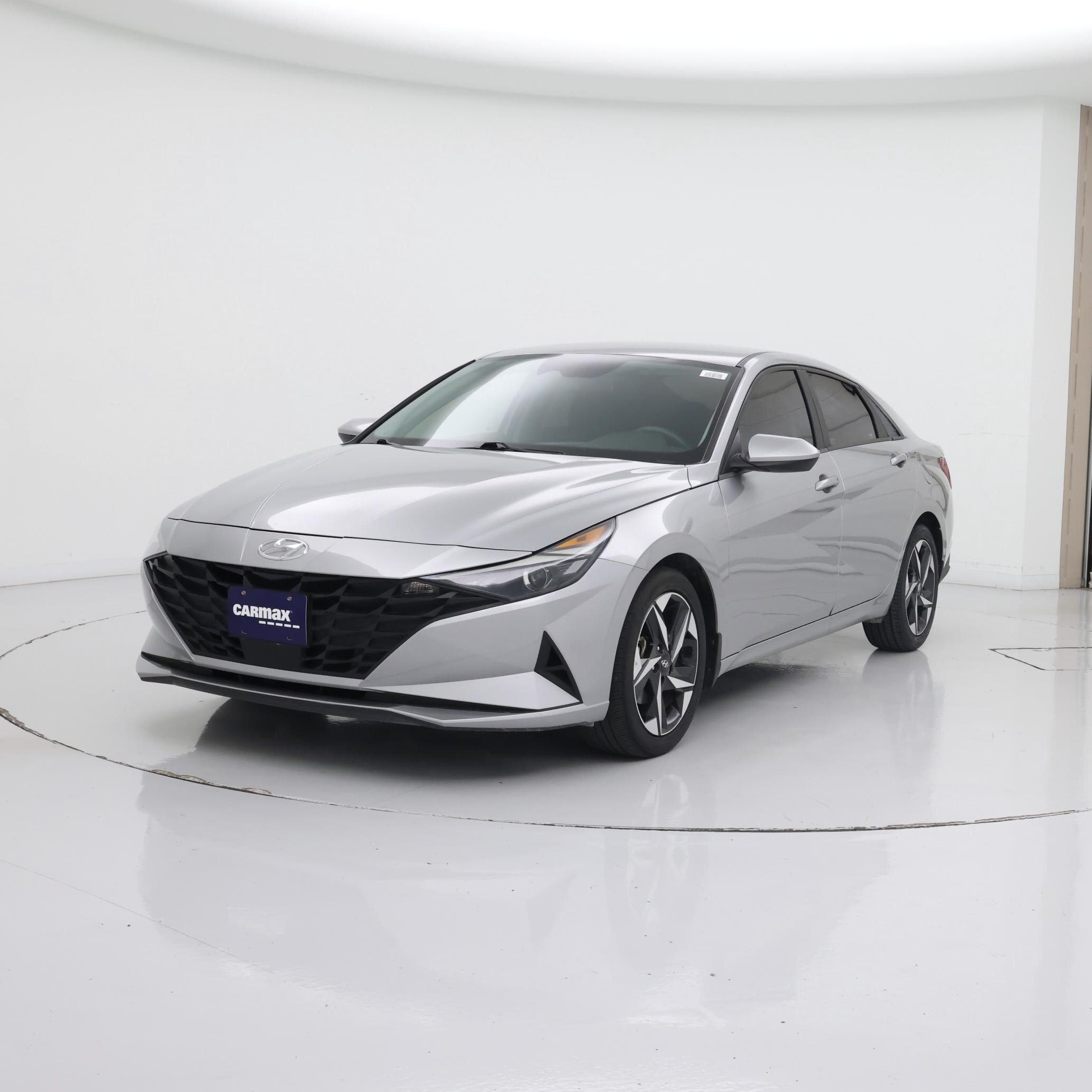 Thumbnail: 2023 Hyundai Elantra - 4