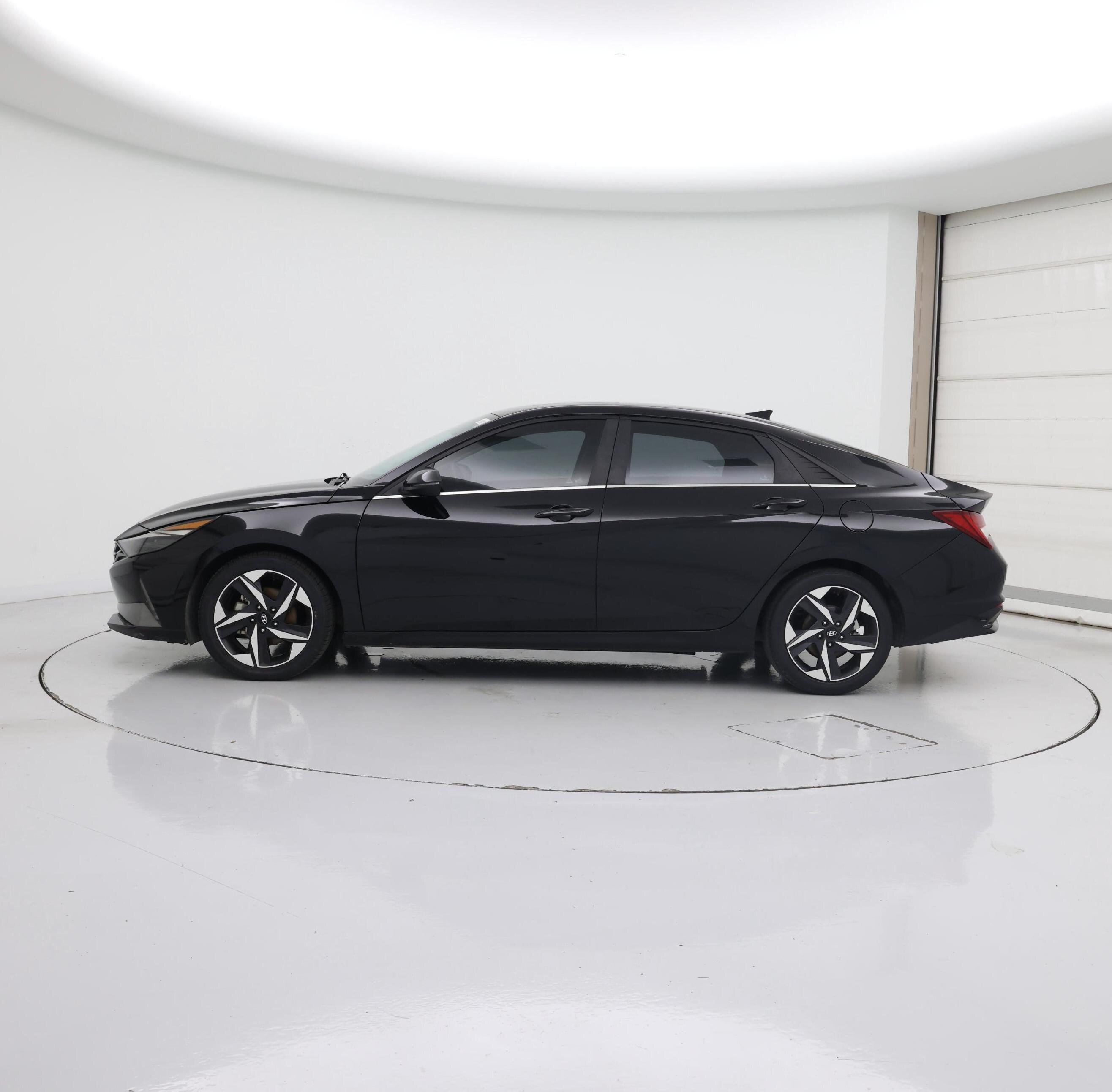 Thumbnail: 2023 Hyundai Elantra - 3