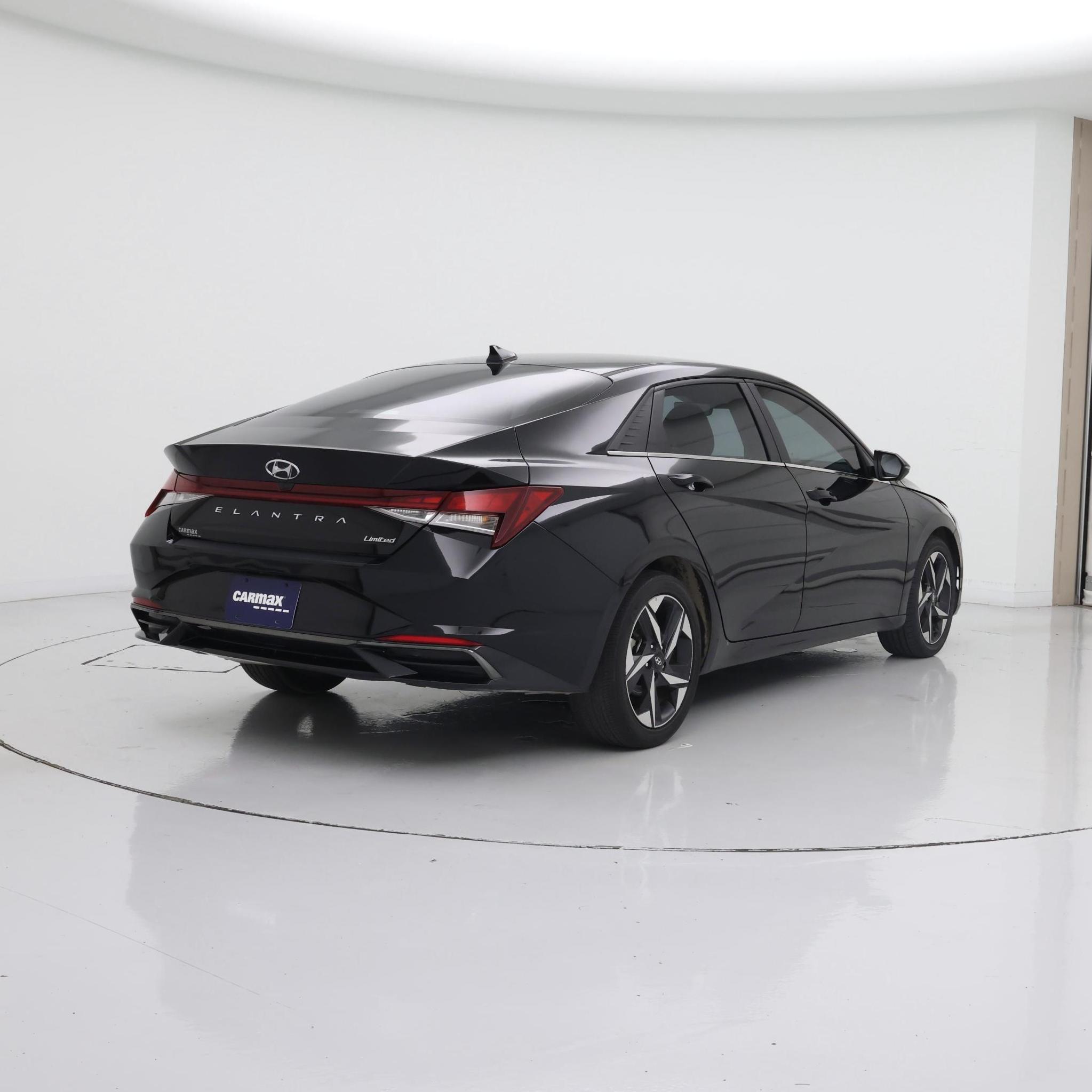 Thumbnail: 2023 Hyundai Elantra - 8