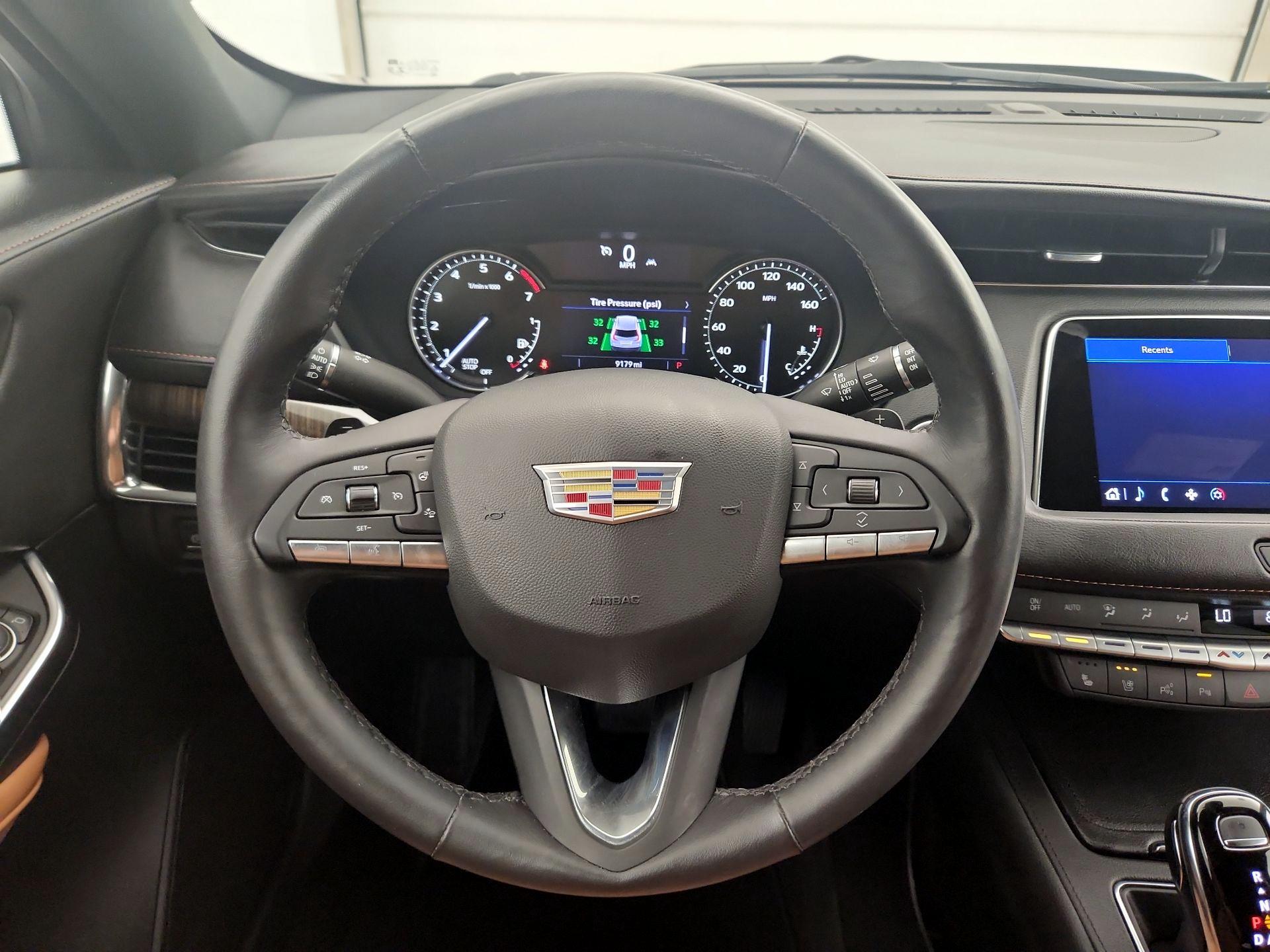 Thumbnail: 2023 Cadillac XT4 - 10