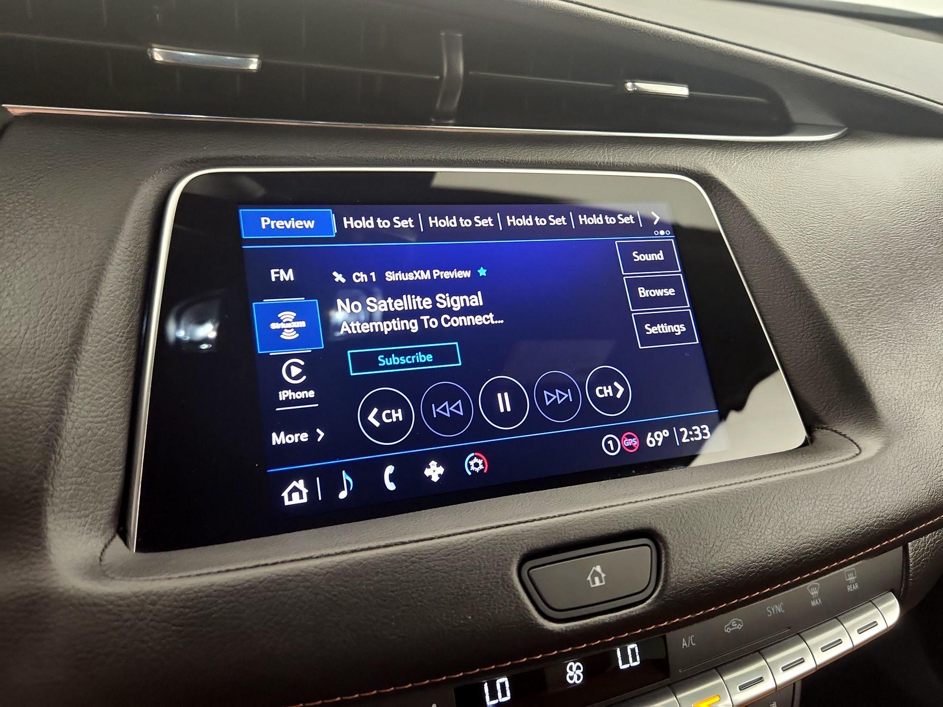 Thumbnail: 2023 Cadillac XT4 - 15
