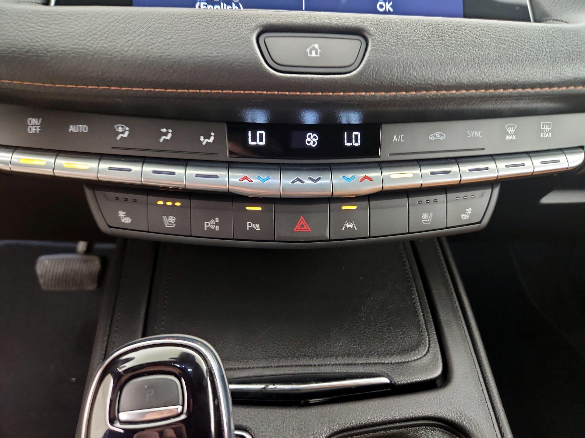 Thumbnail: 2023 Cadillac XT4 - 16