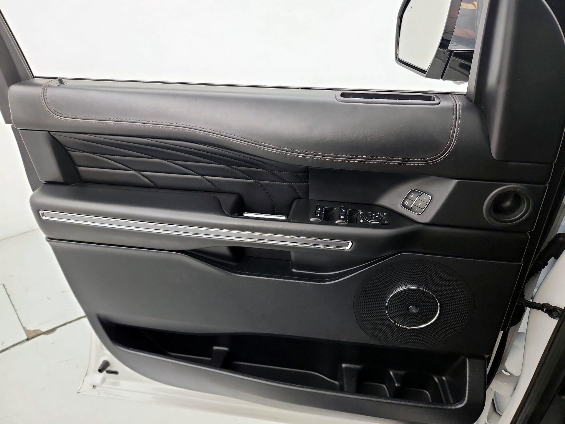 Thumbnail: 2020 Ford Expedition - 12