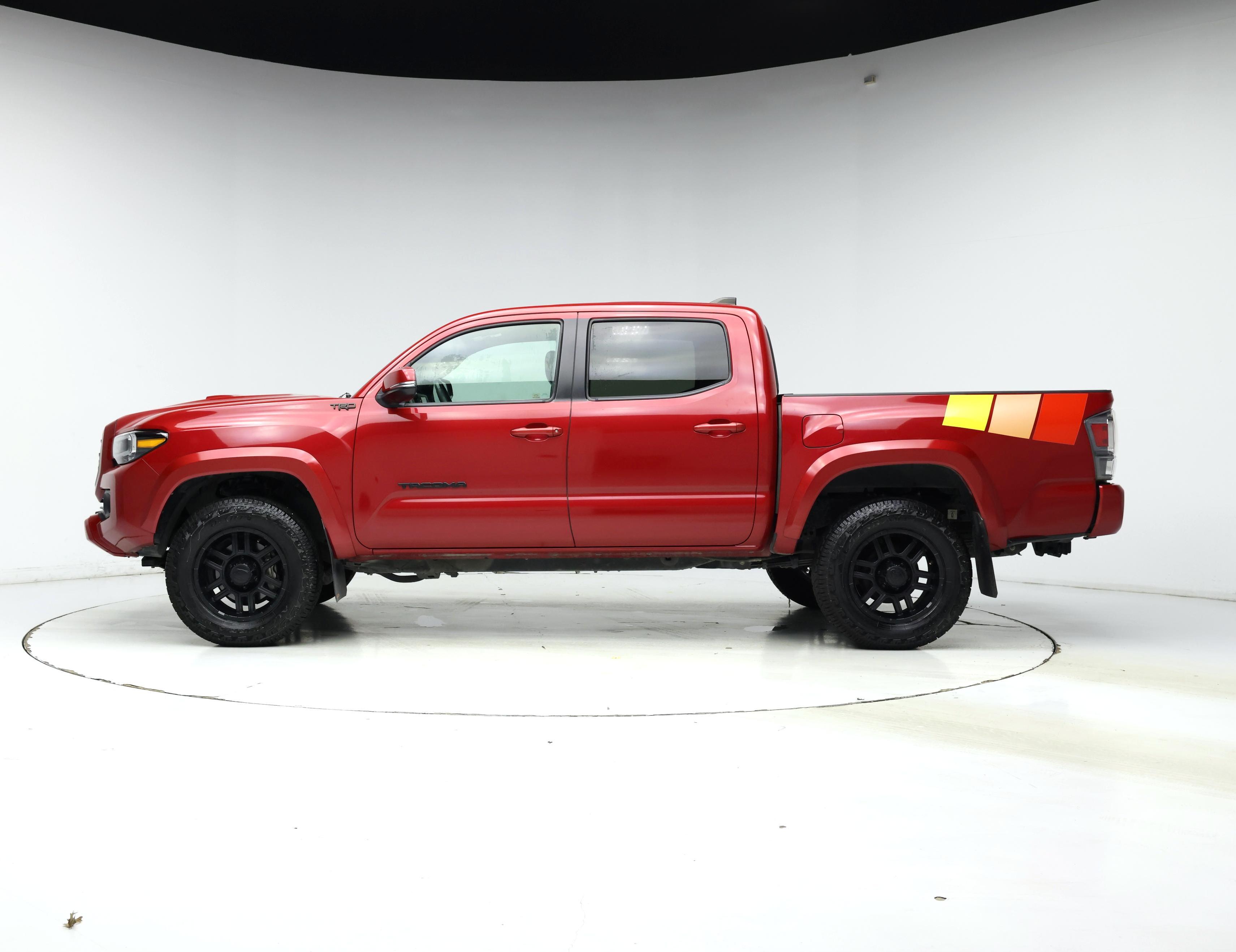 Thumbnail: 2021 Toyota Tacoma - 3