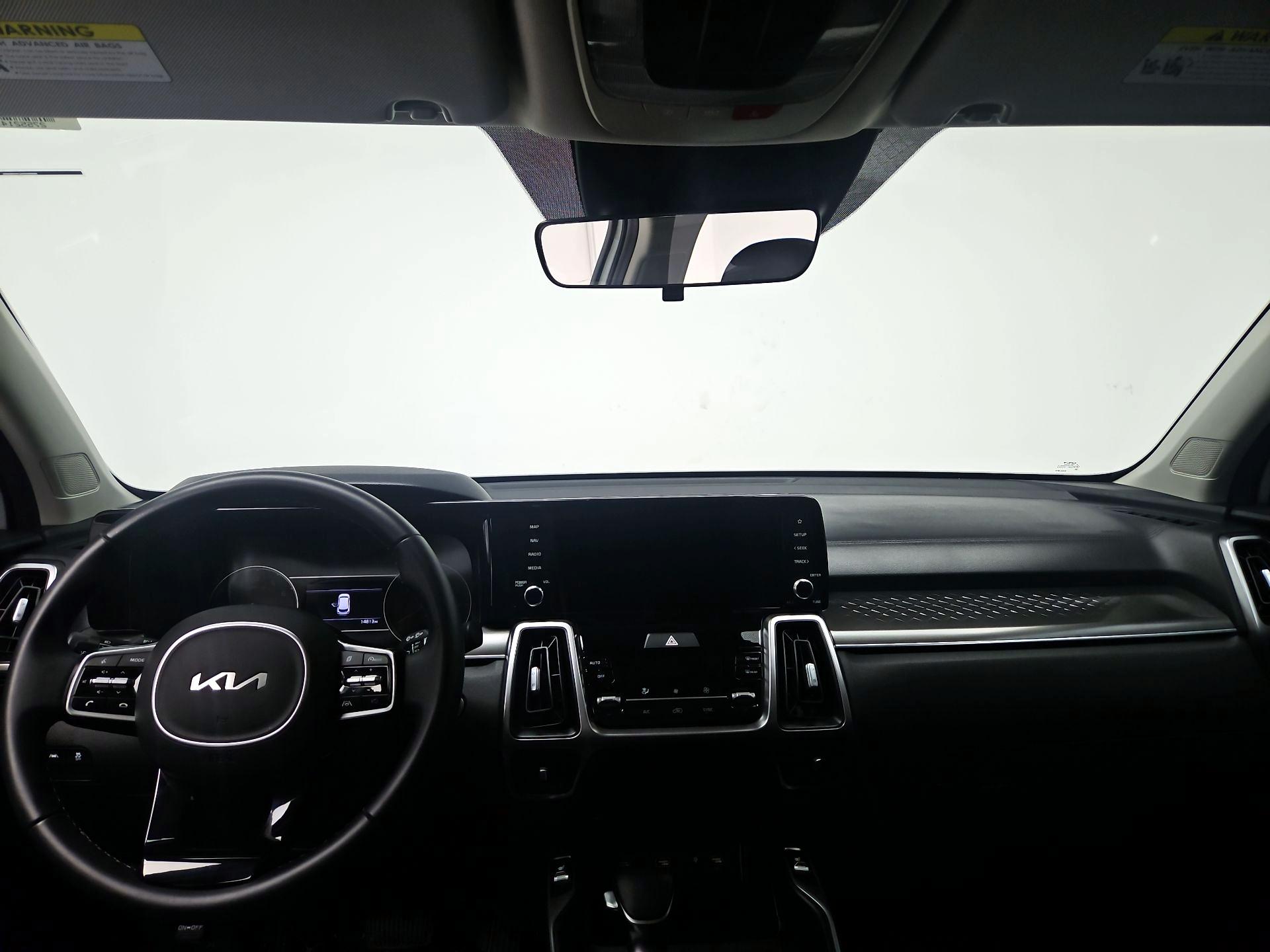 Thumbnail: 2023 Kia Sorento - 9