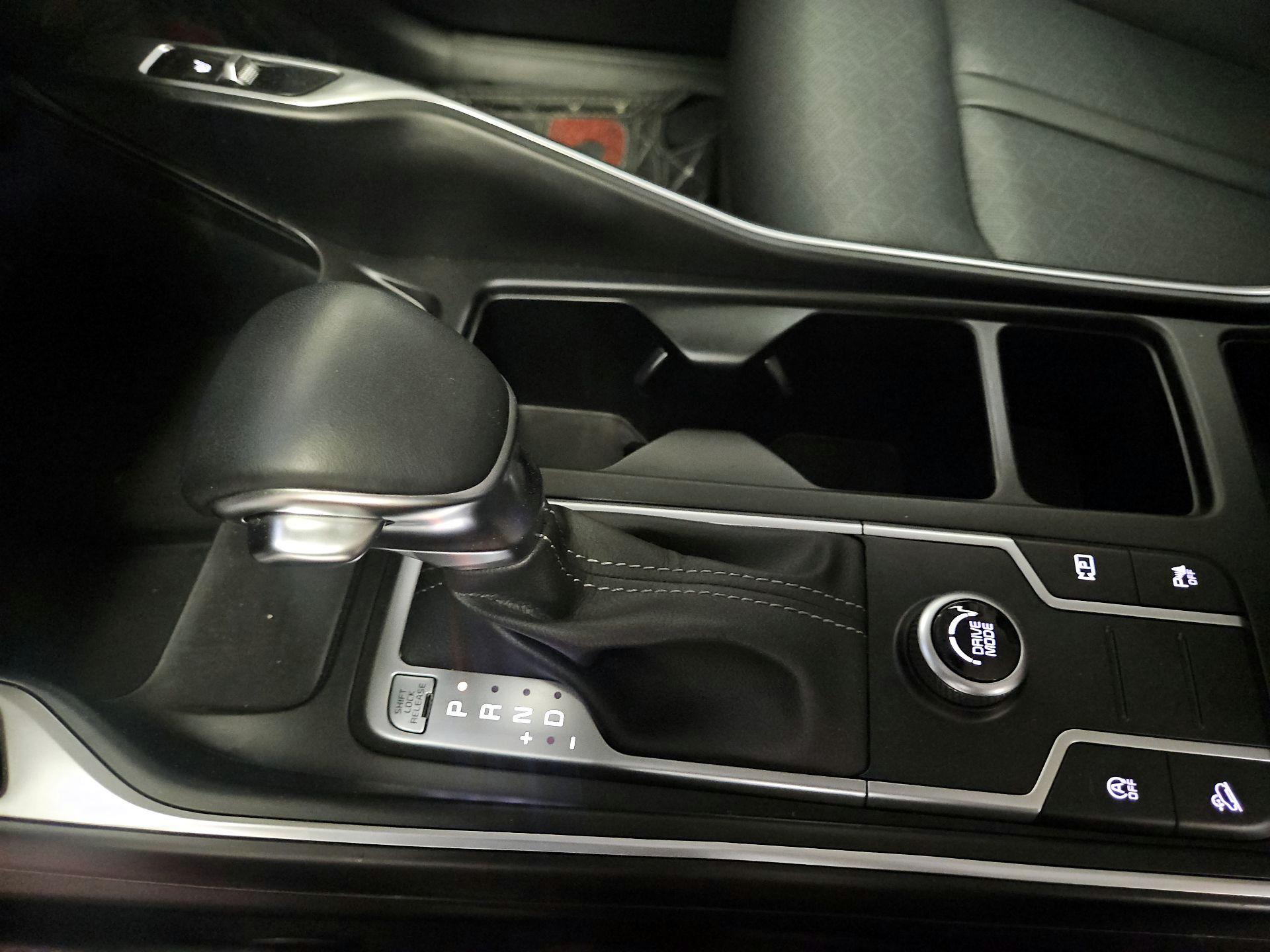 Thumbnail: 2023 Kia Sorento - 18