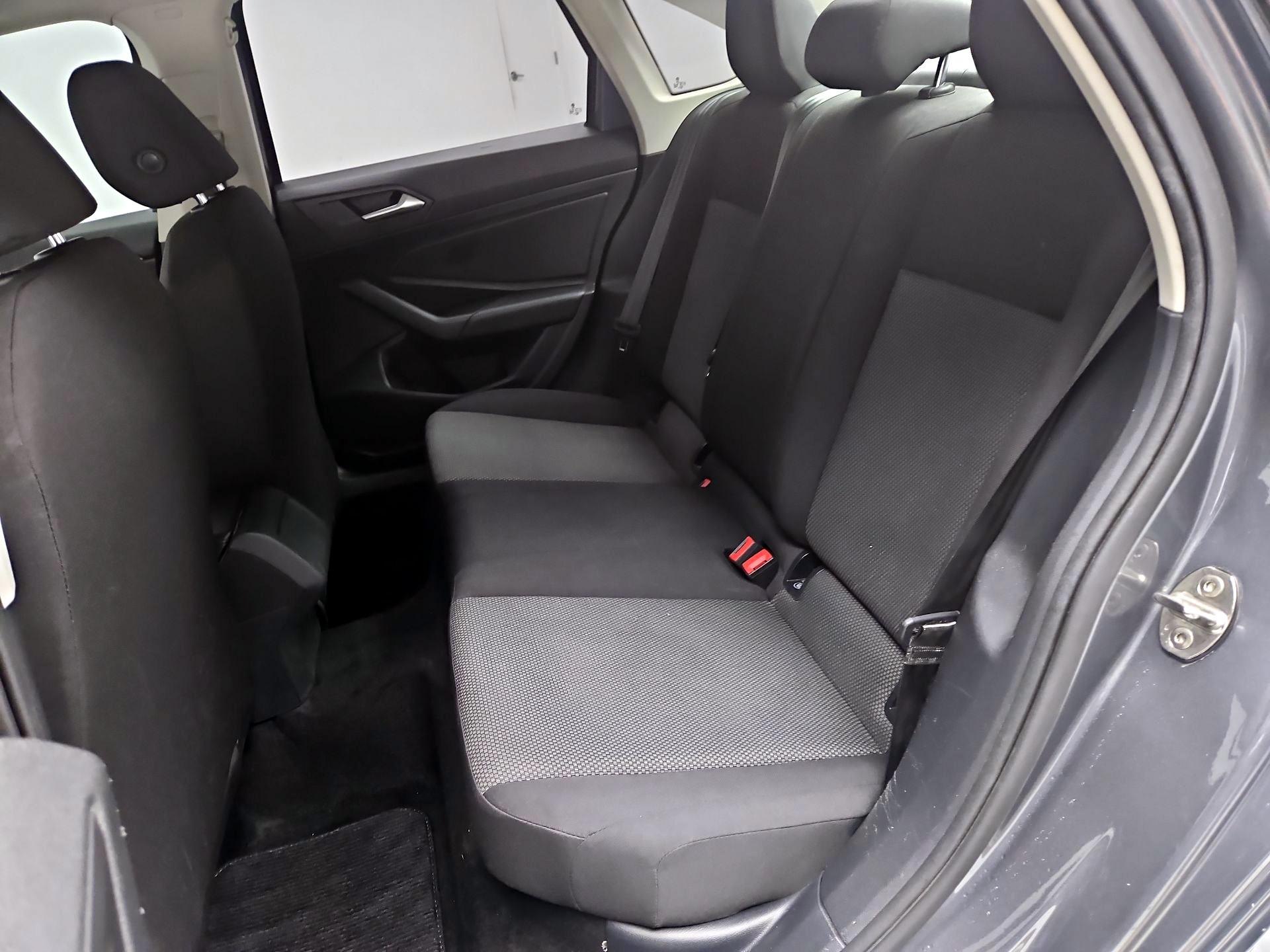 Thumbnail: 2019 Volkswagen Jetta - 19