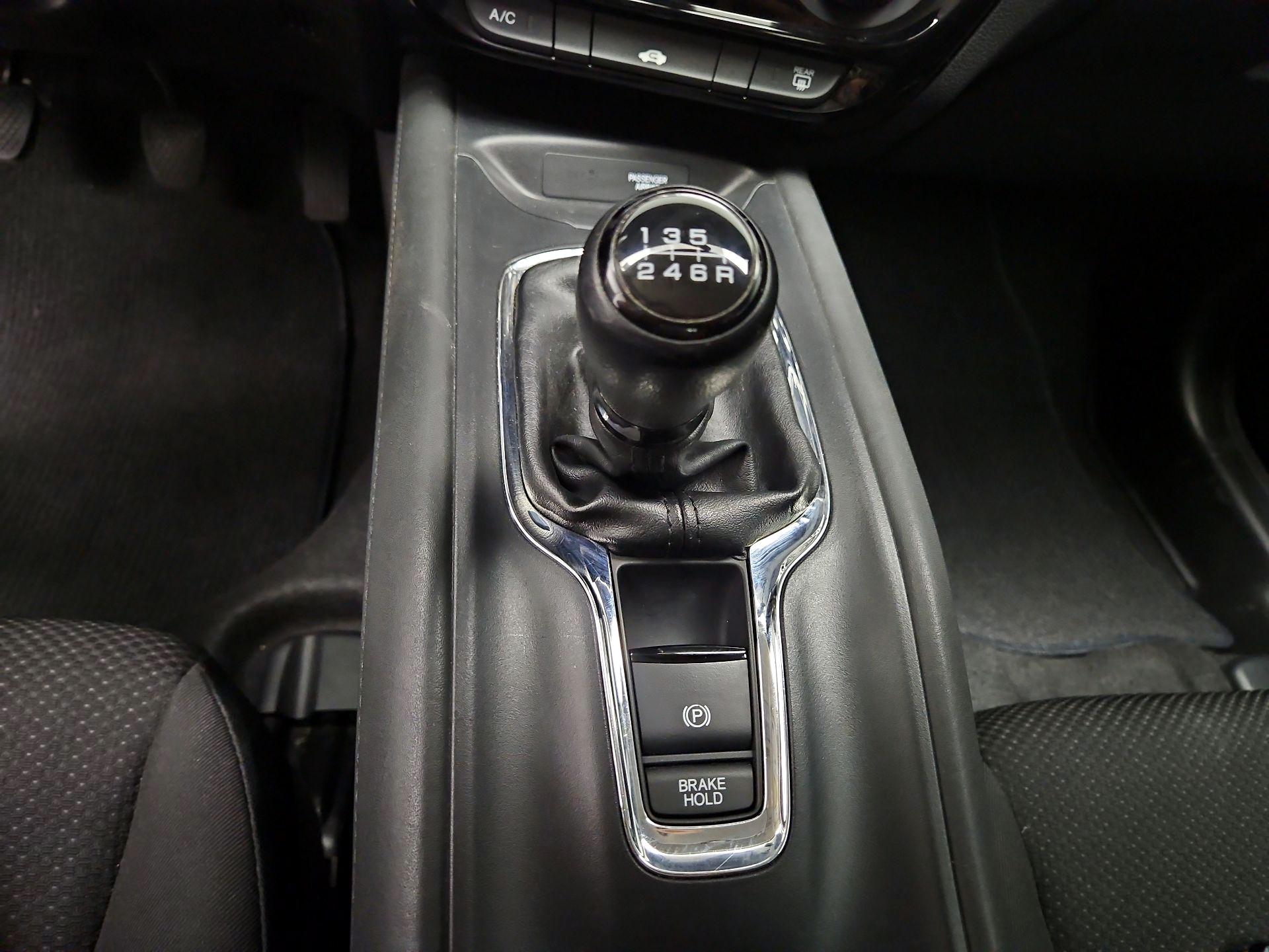 Thumbnail: 2017 Honda HR-V - 17