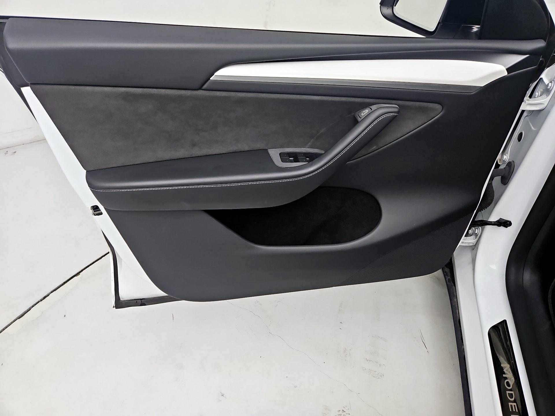 Thumbnail: 2024 Tesla Model Y - 12