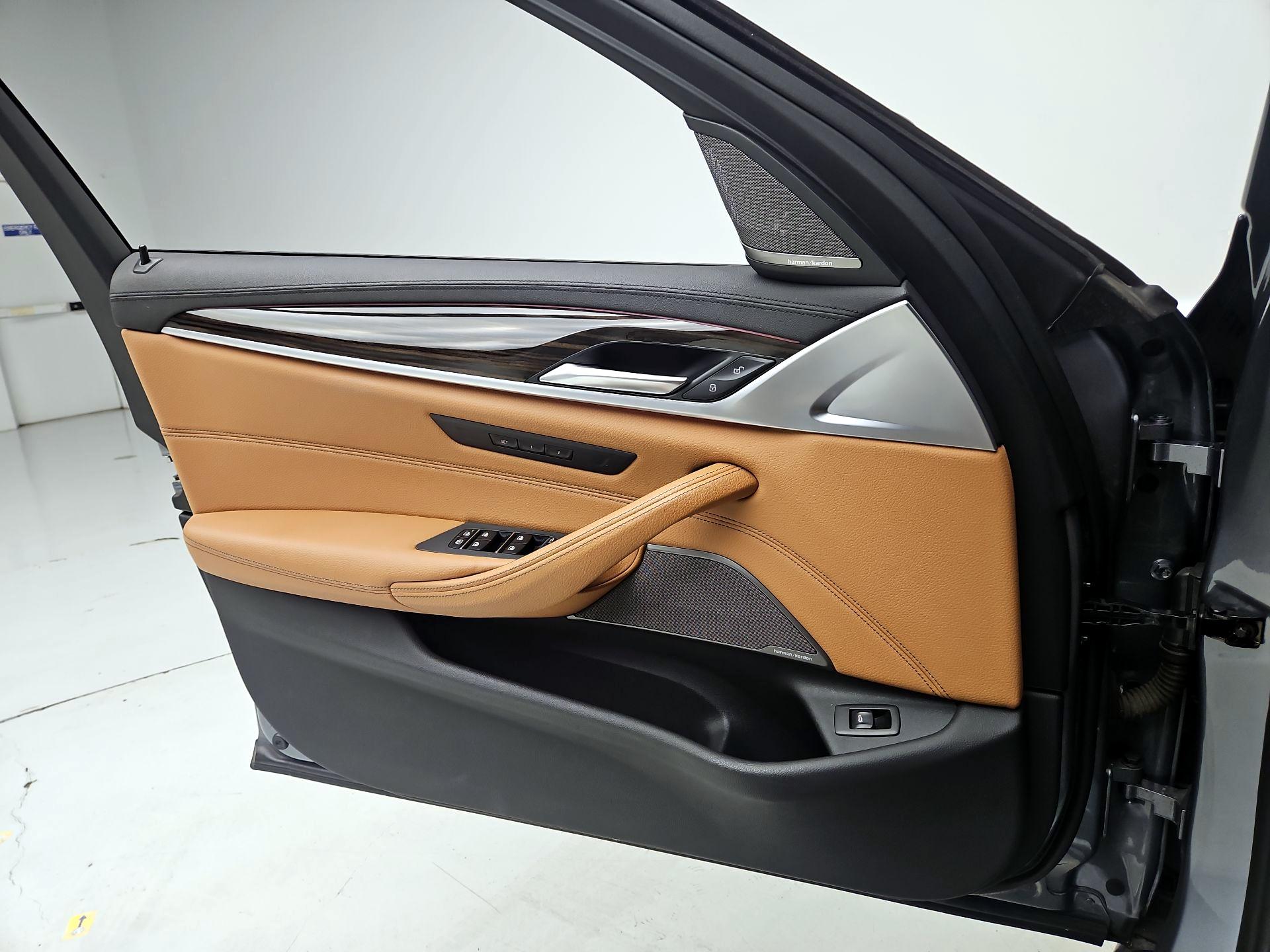 Thumbnail: 2020 BMW 5 Series - 12