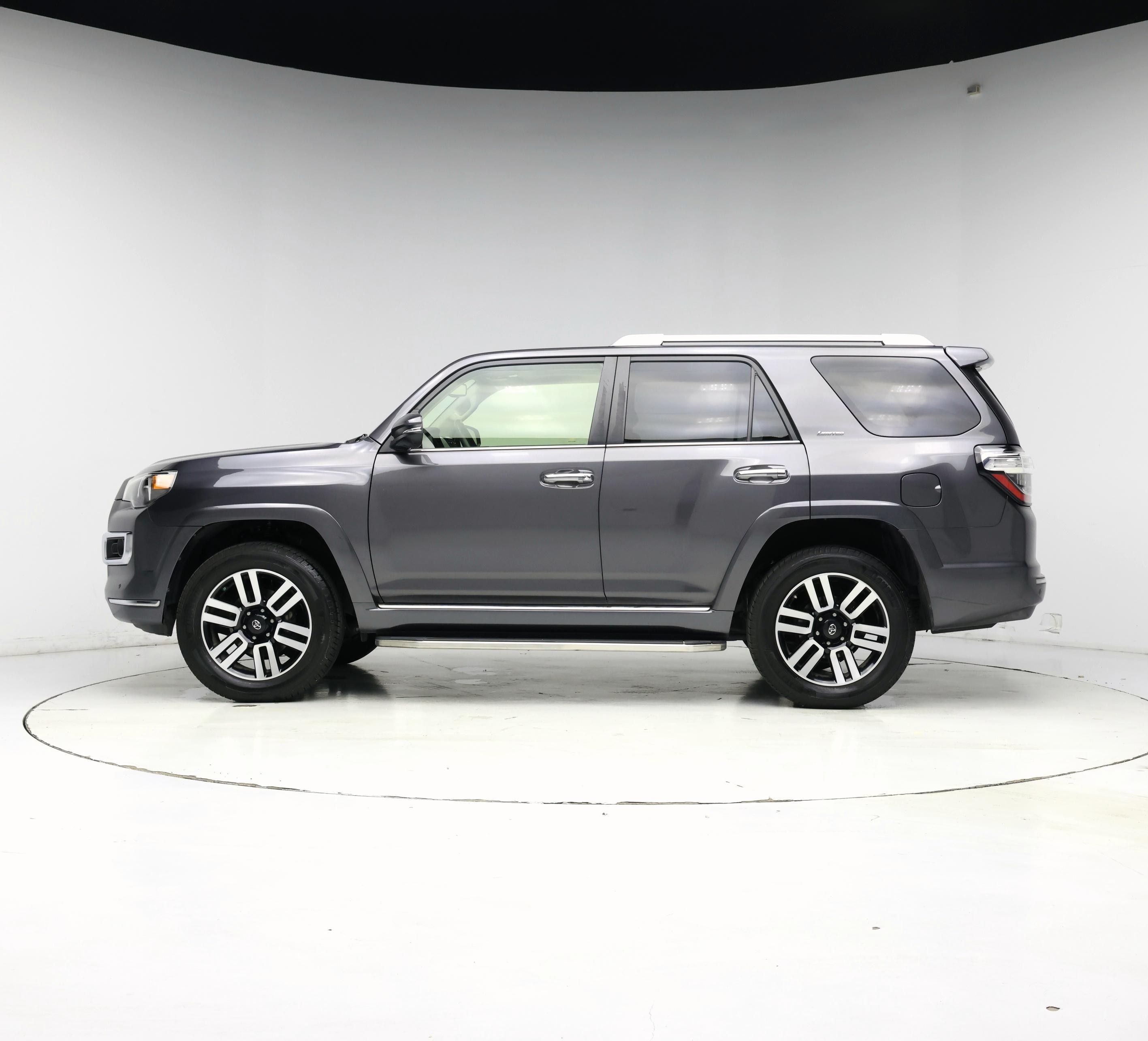 Thumbnail: 2018 Toyota 4Runner - 3