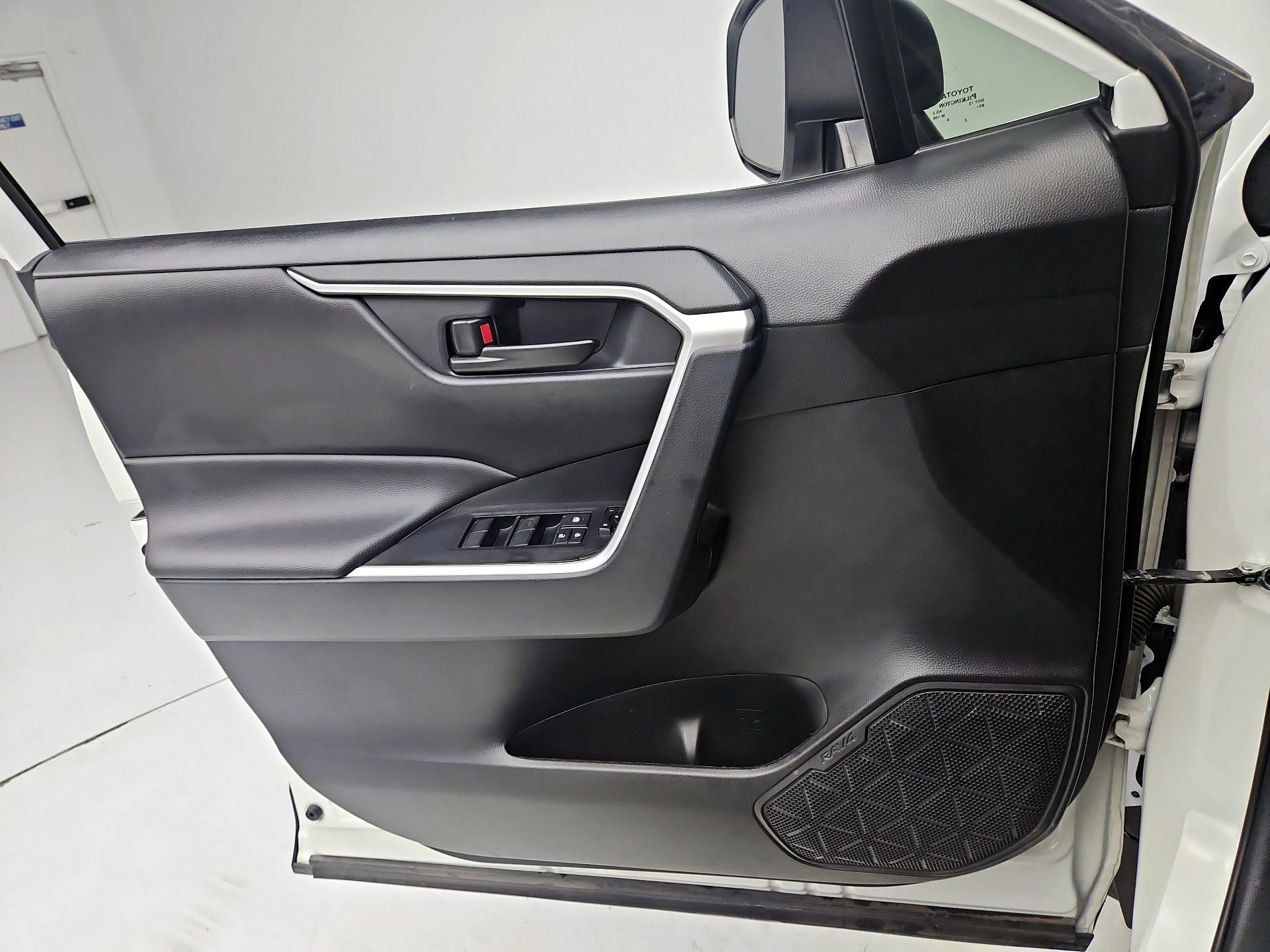 Thumbnail: 2024 Toyota RAV4 - 12