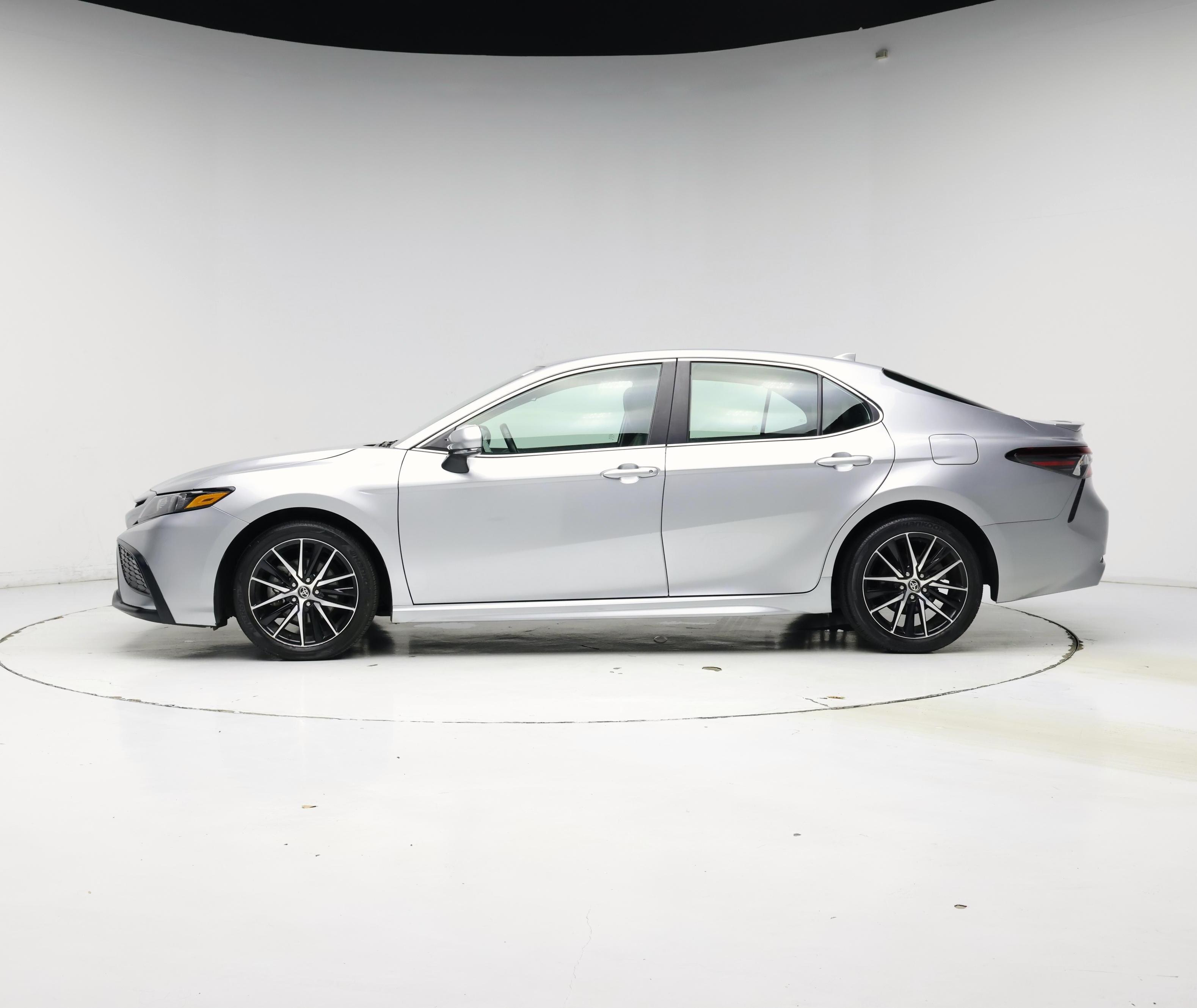 Thumbnail: 2024 Toyota Camry - 3