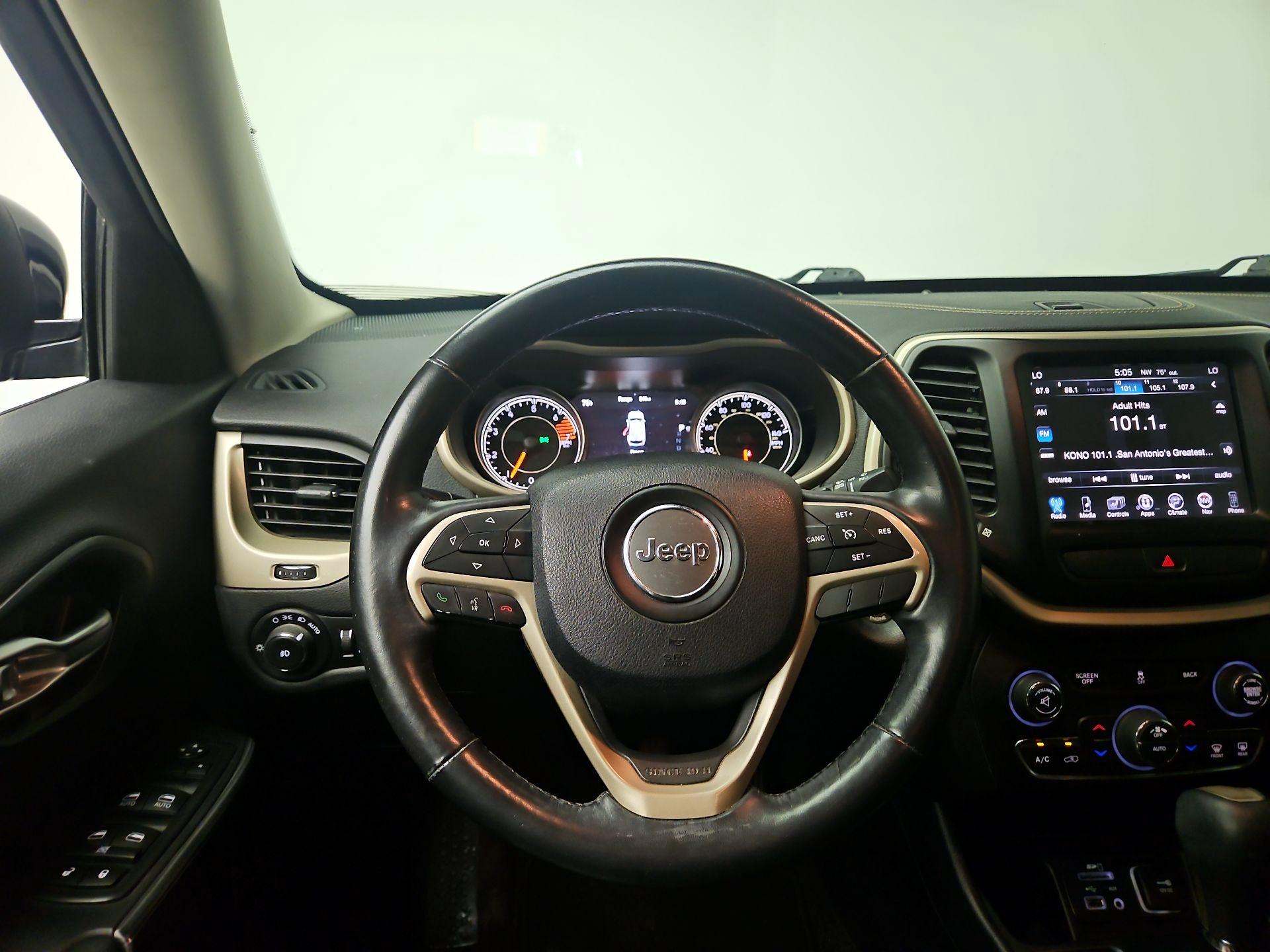 Thumbnail: 2016 Jeep Cherokee - 10